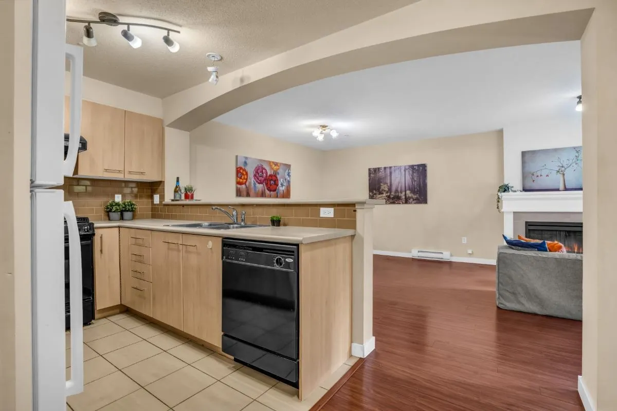 2102 5113 Garden City Road