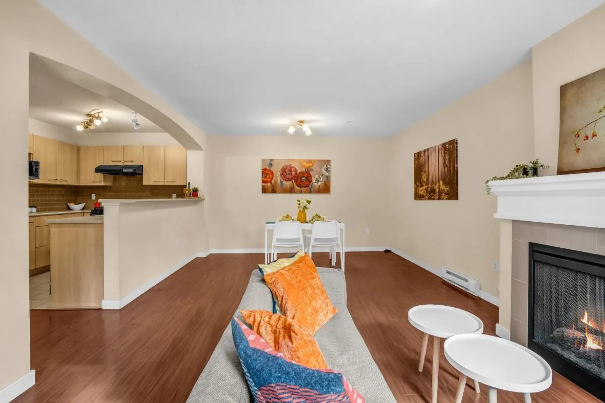 2102 5113 Garden City Road