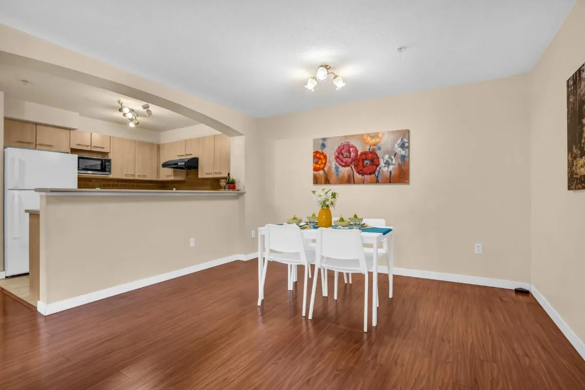 2102 5113 Garden City Road