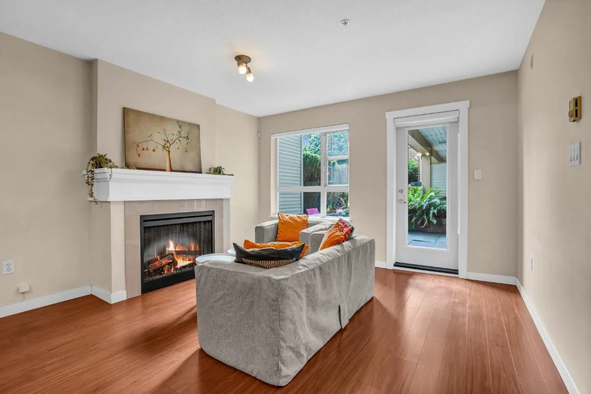 2102 5113 Garden City Road