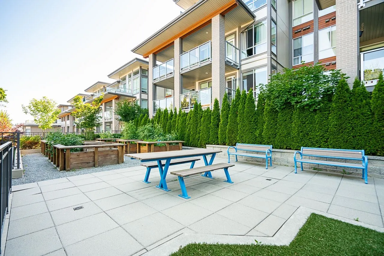 103 5460 Broadway