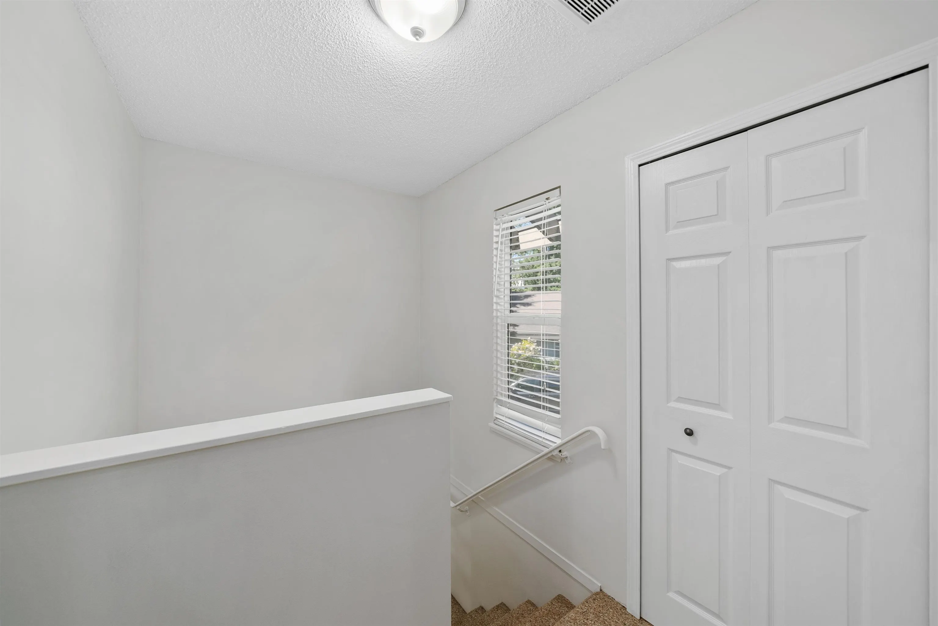 6061 E Greenside Drive