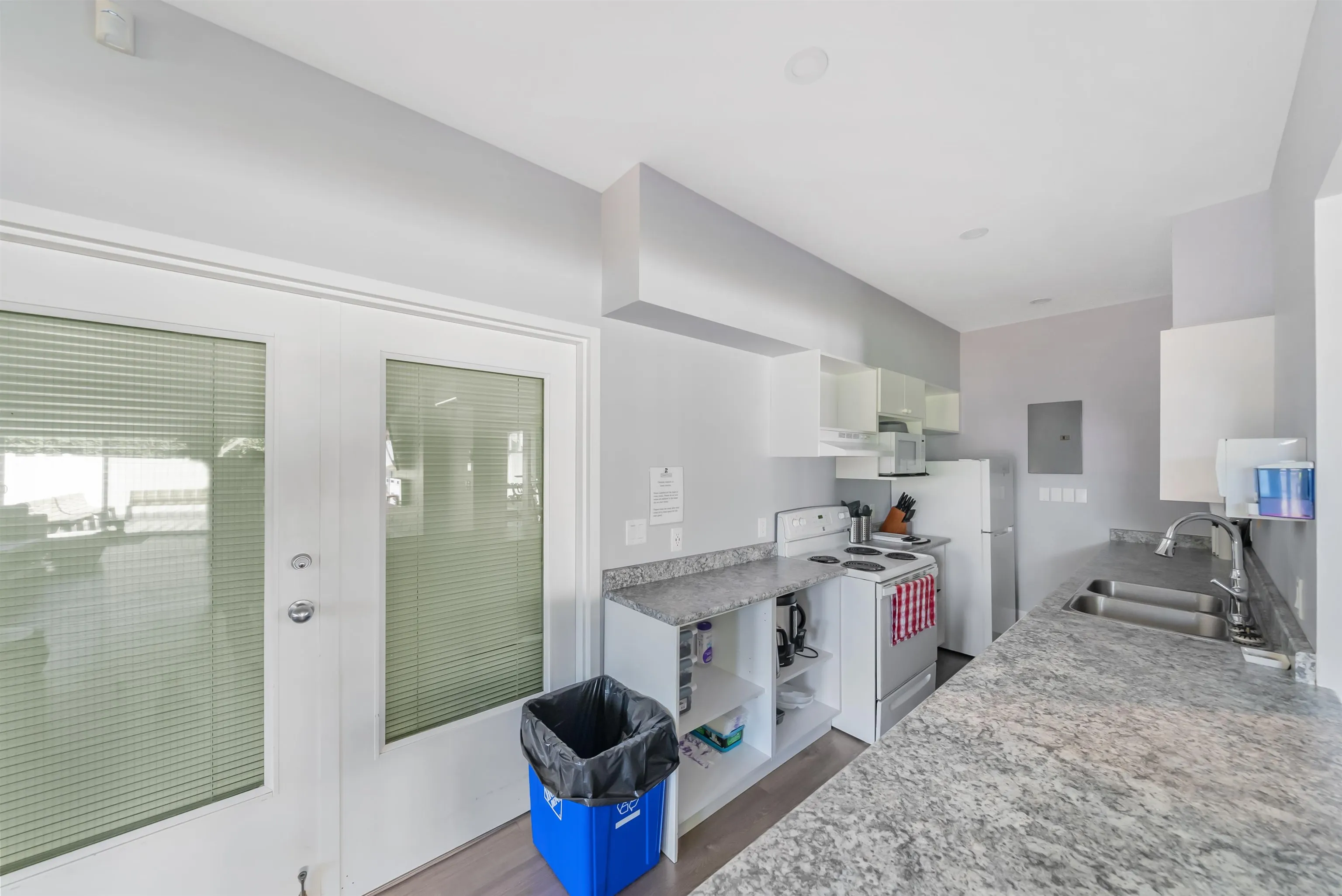 6061 E Greenside Drive