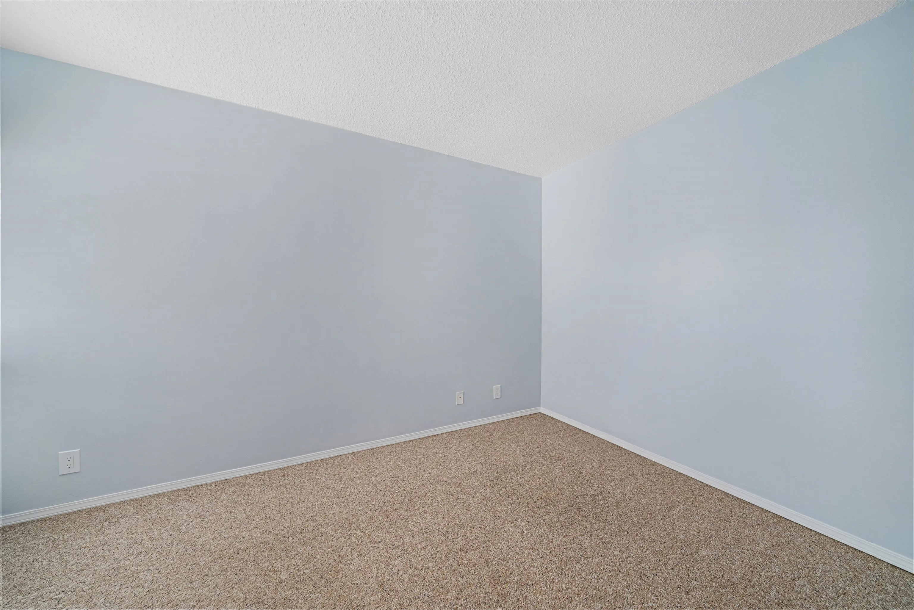 6061 E Greenside Drive