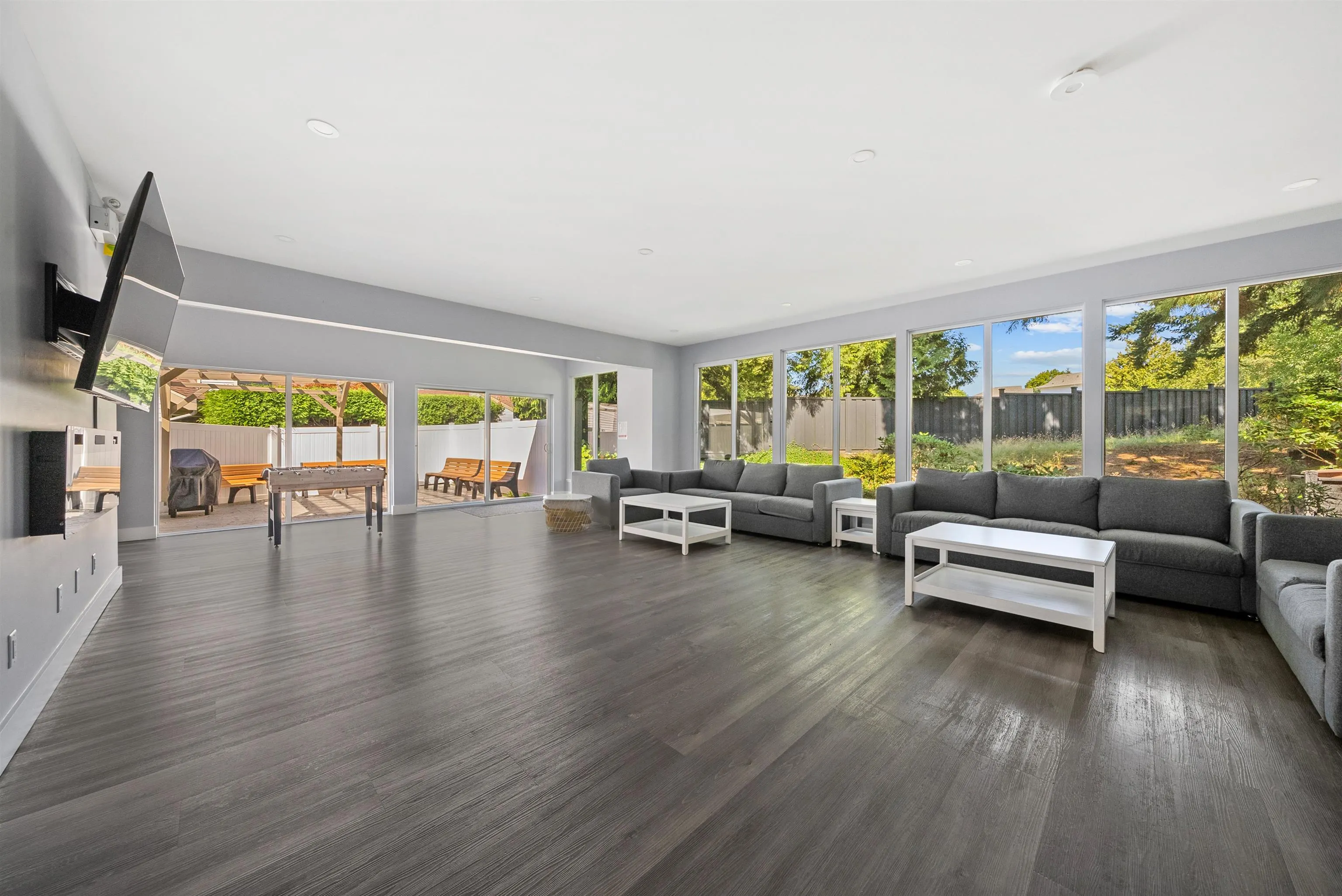 6061 E Greenside Drive