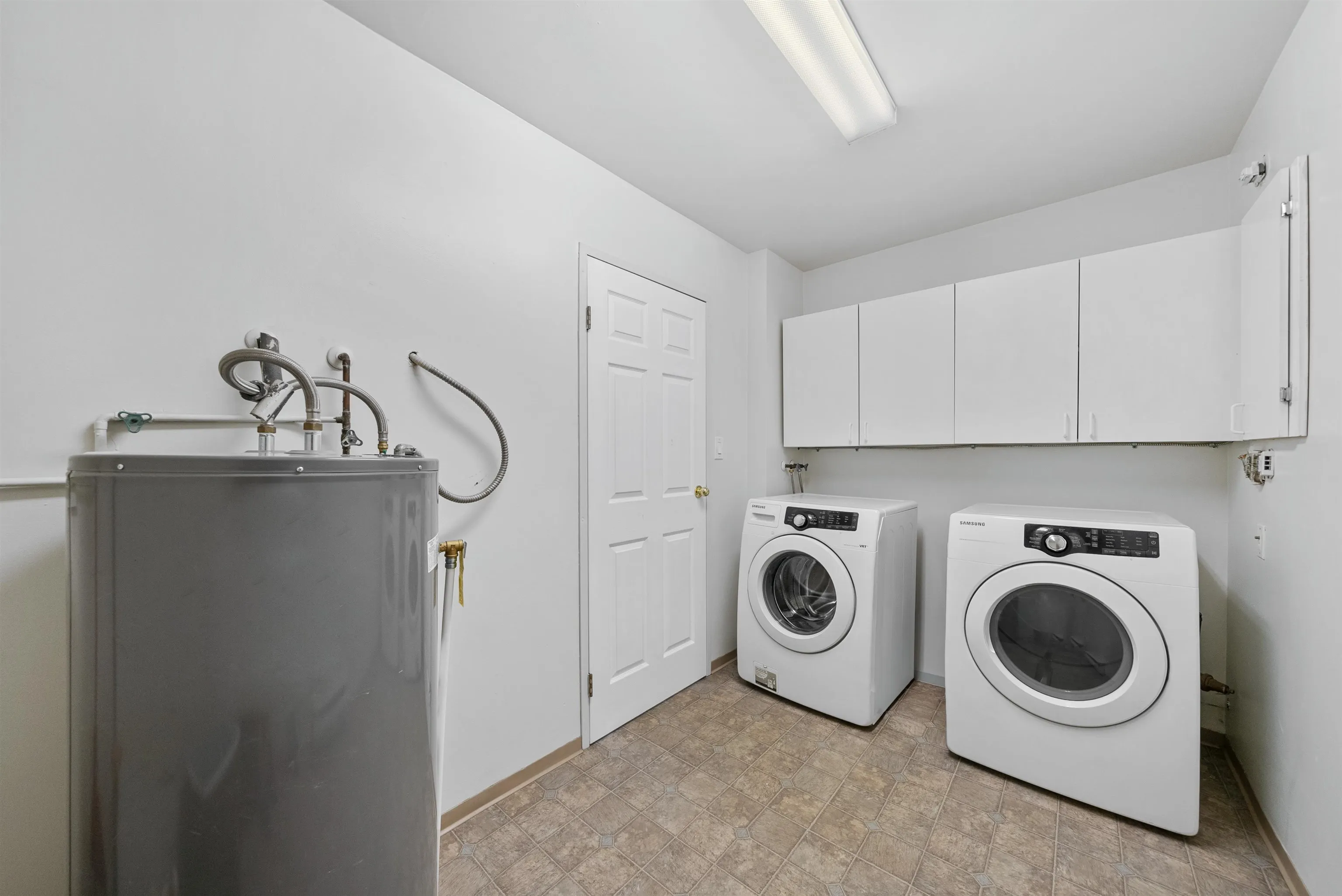 6061 E Greenside Drive