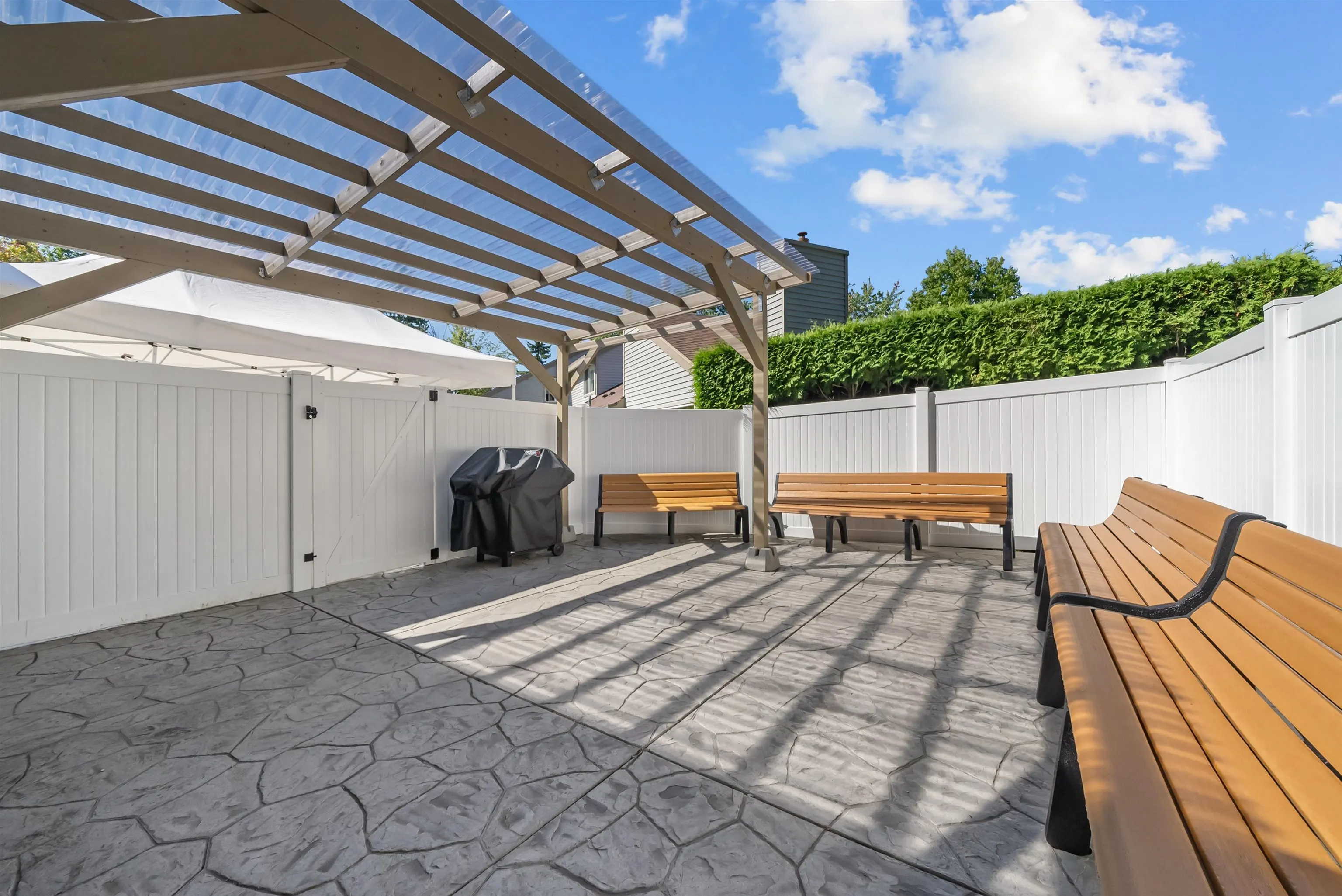 6061 E Greenside Drive