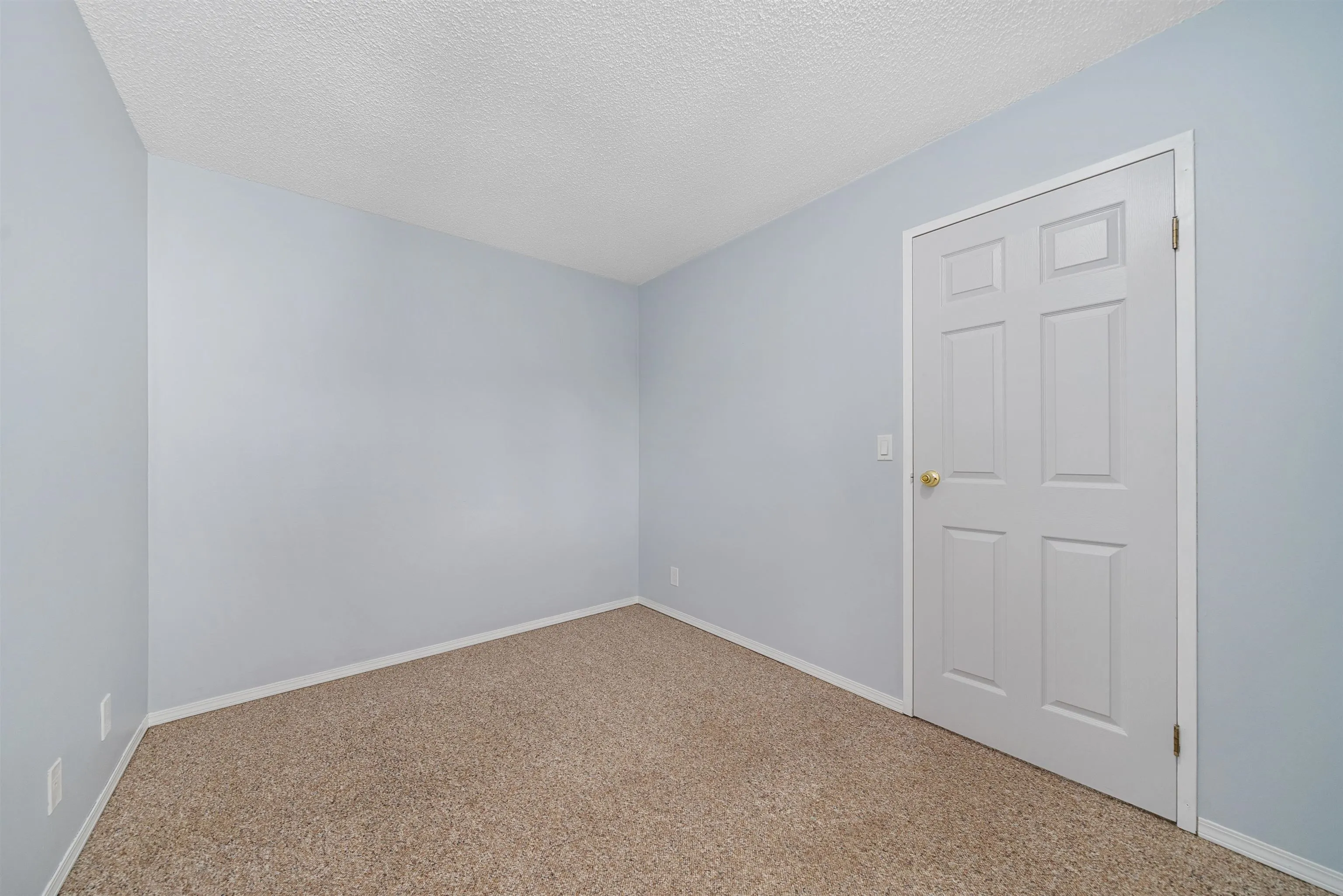 6061 E Greenside Drive