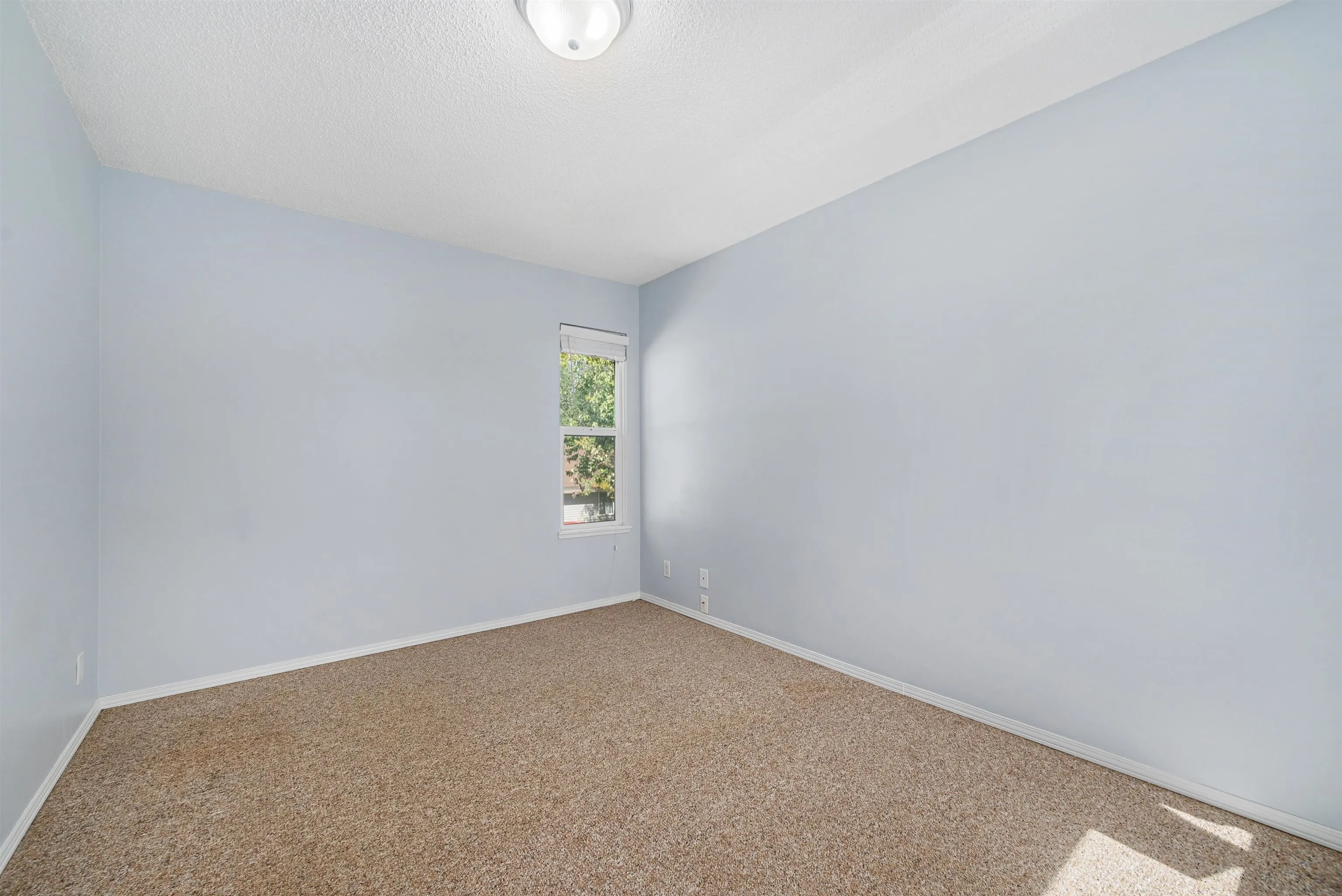6061 E Greenside Drive