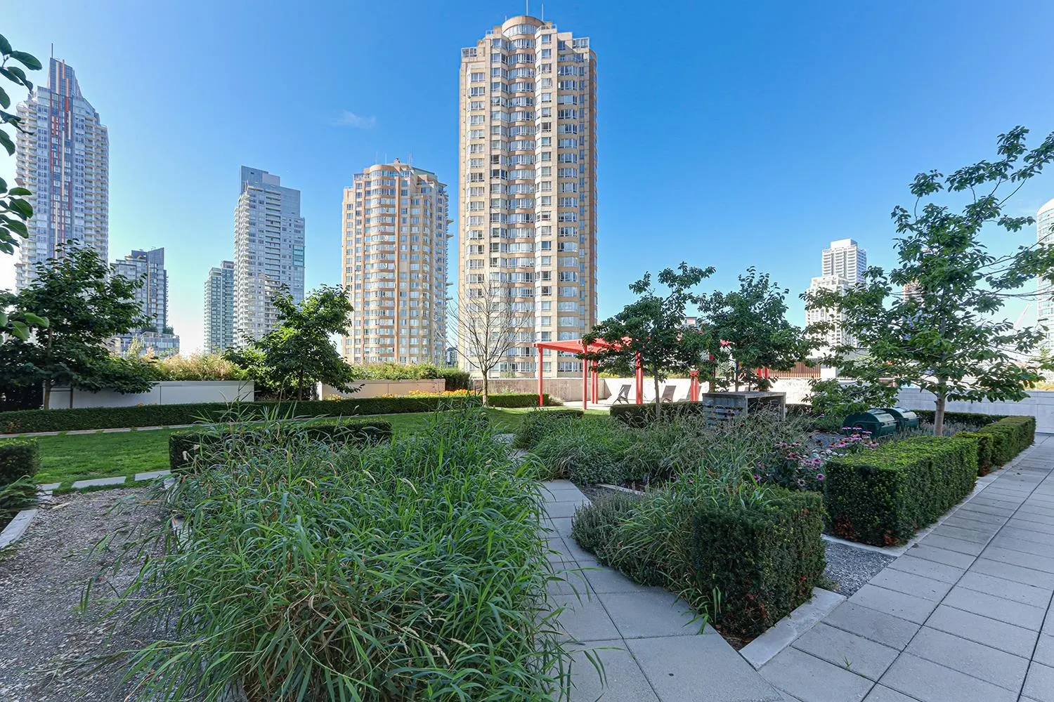 3106 6098 Station Street