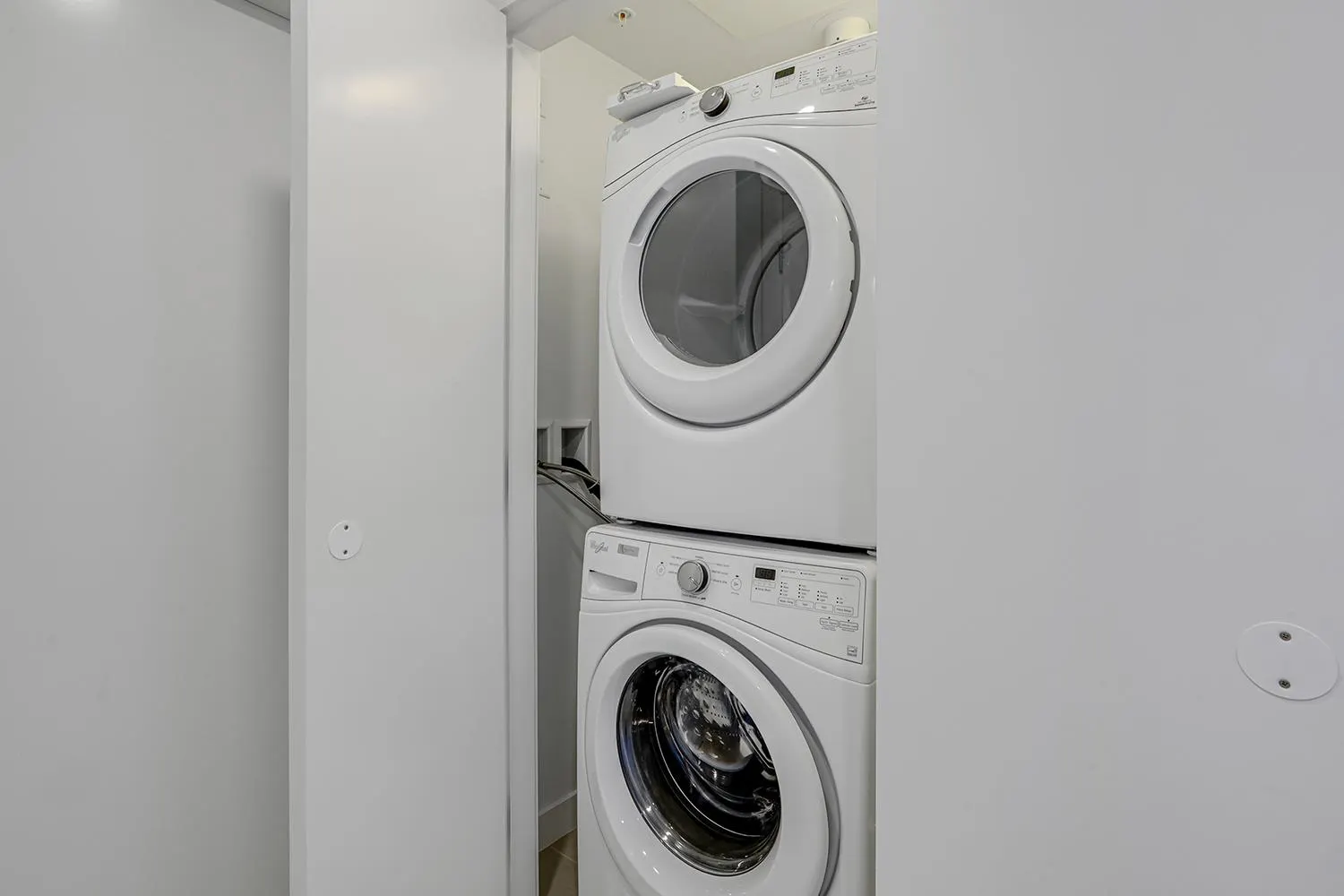 3106 6098 Station Street