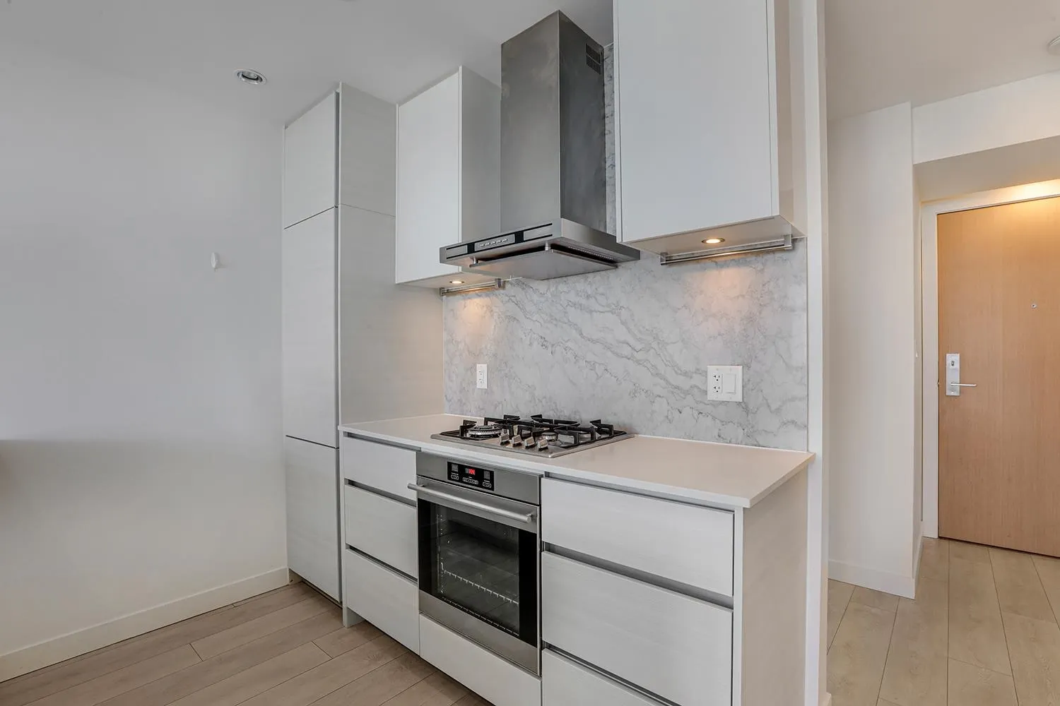 3106 6098 Station Street