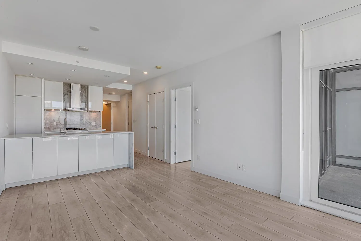 3106 6098 Station Street