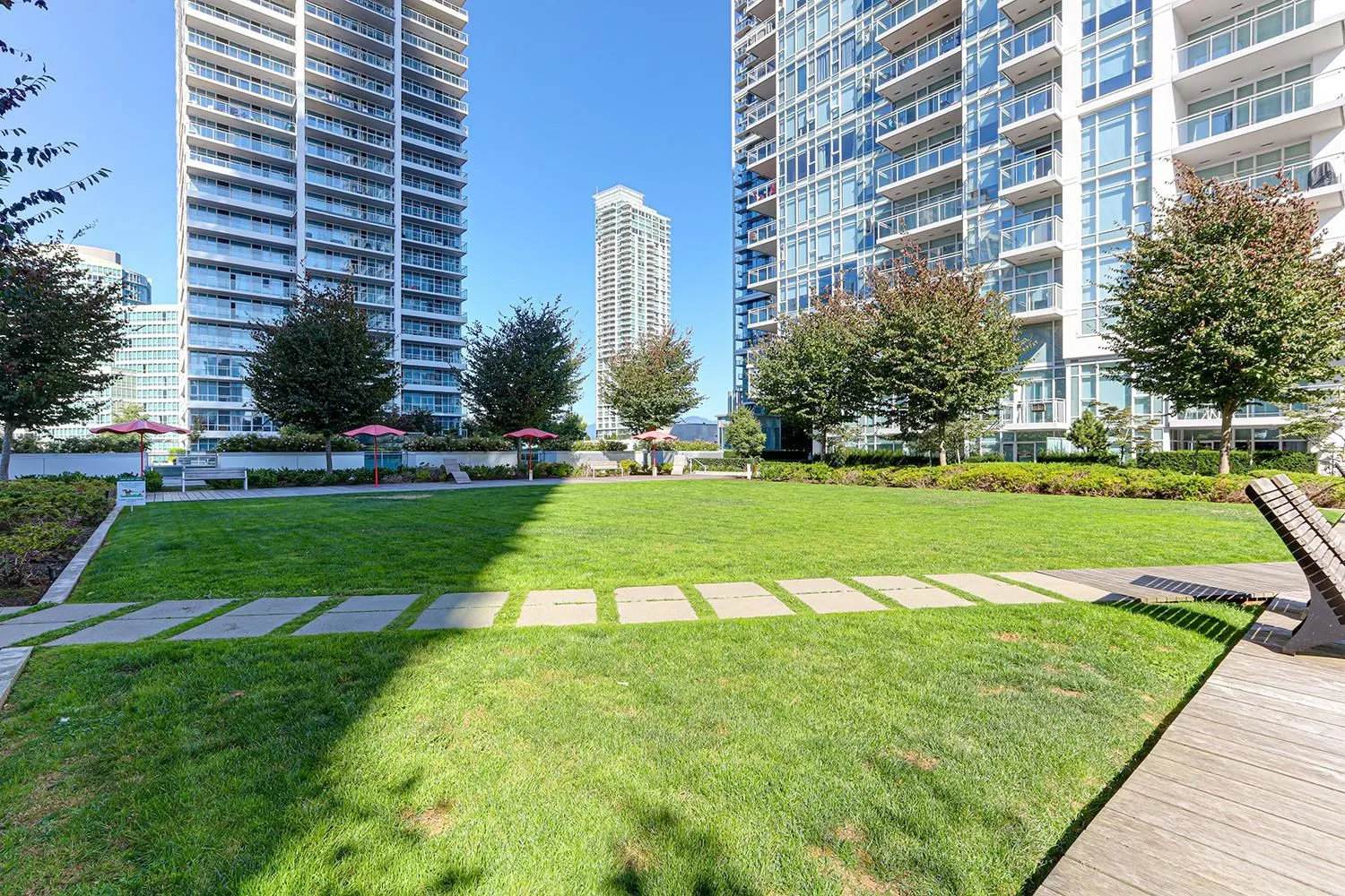 3106 6098 Station Street