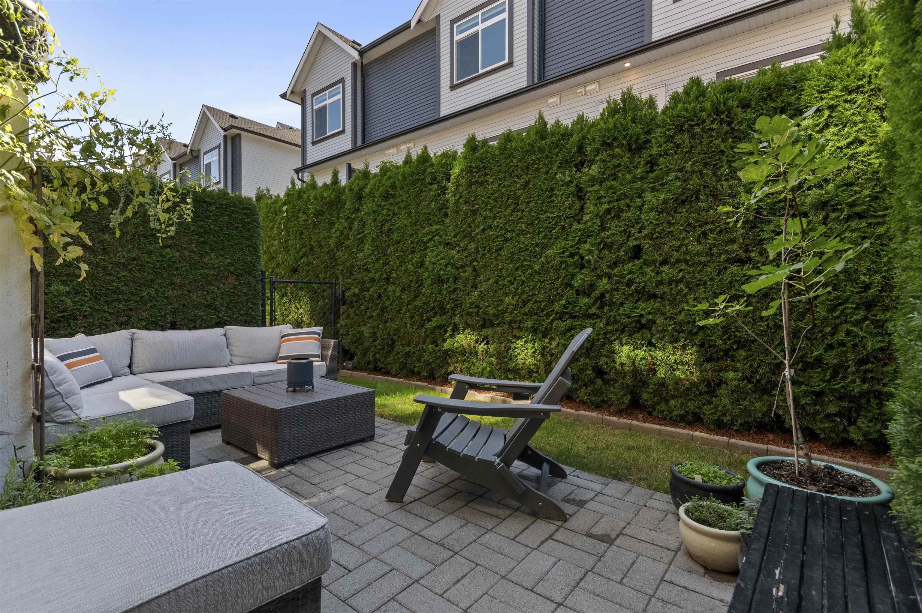 9 1700 Mackay Crescent