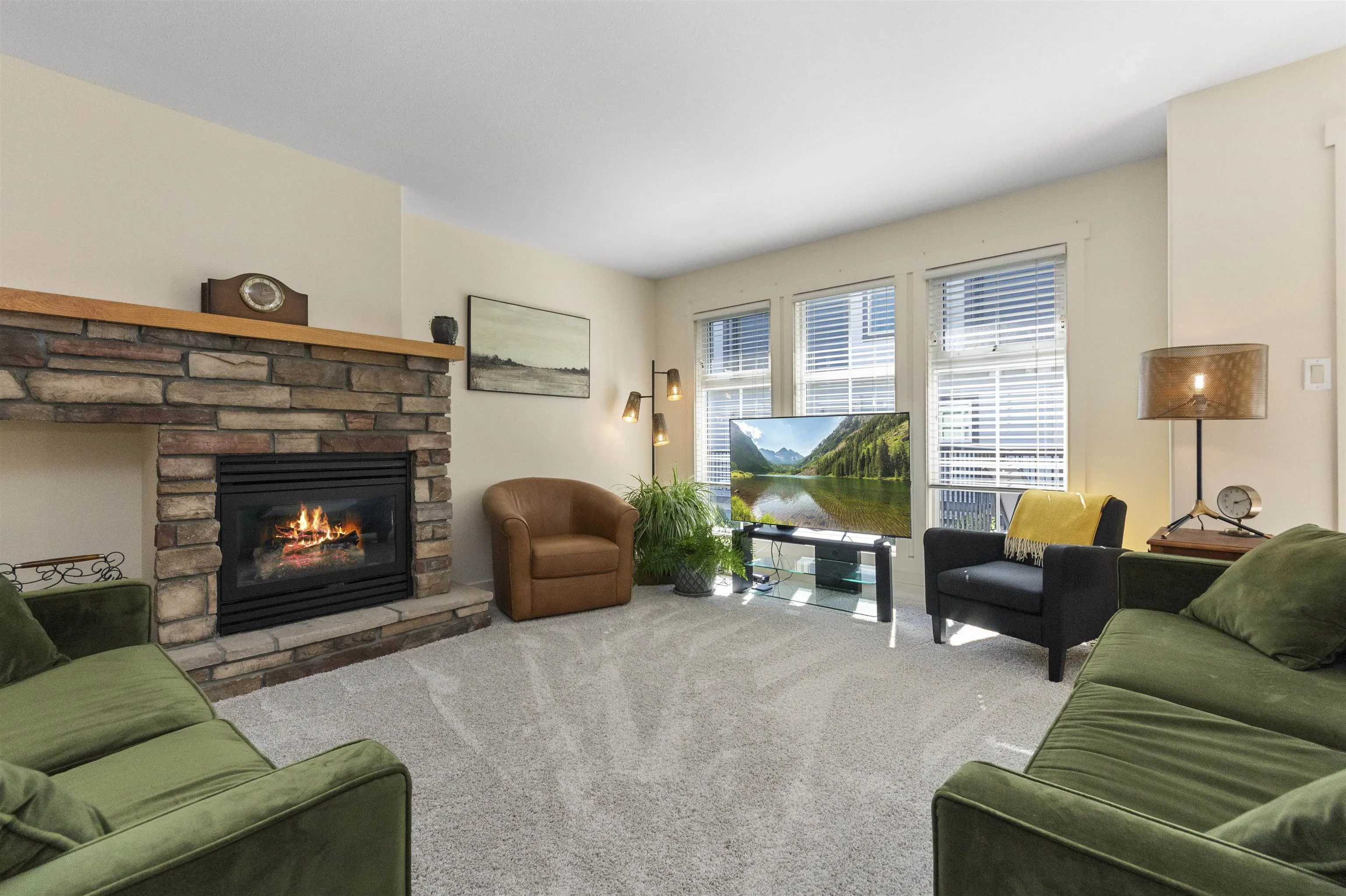 9 1700 Mackay Crescent