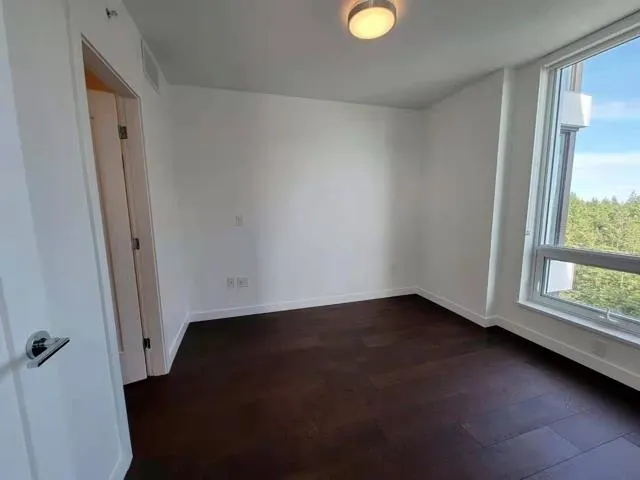 190X 5629 Birney Ave