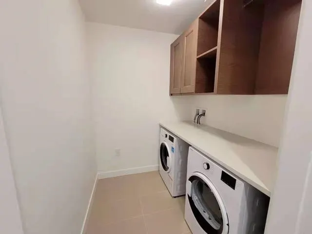 190X 5629 Birney Ave