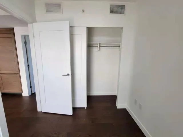 190X 5629 Birney Ave