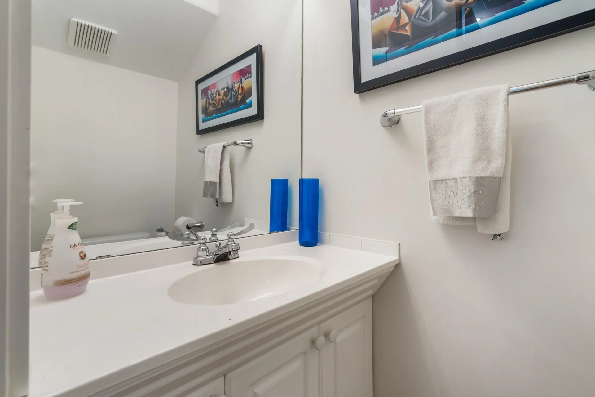 15145 Victoria Avenue