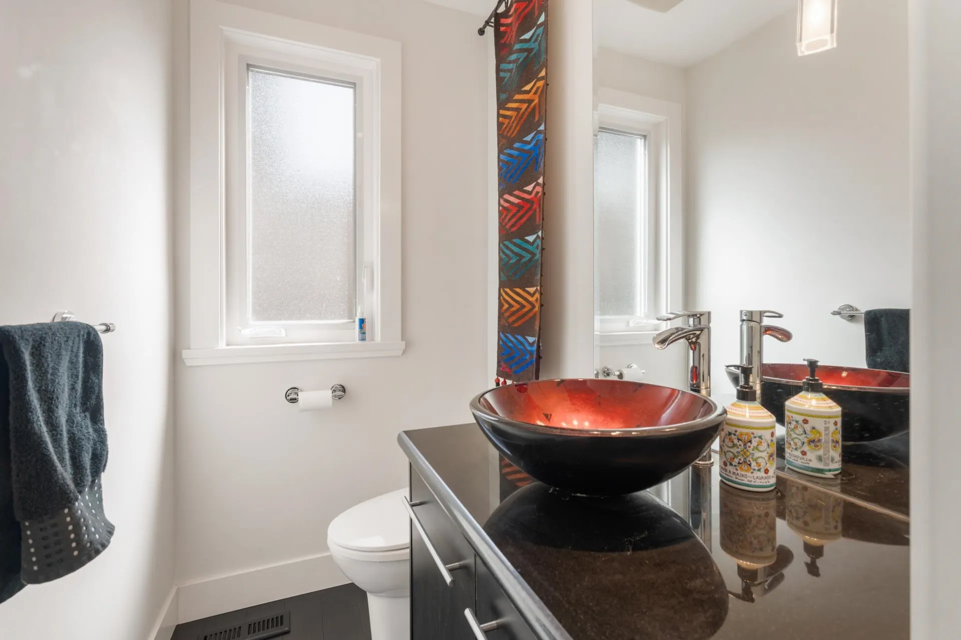 15145 Victoria Avenue