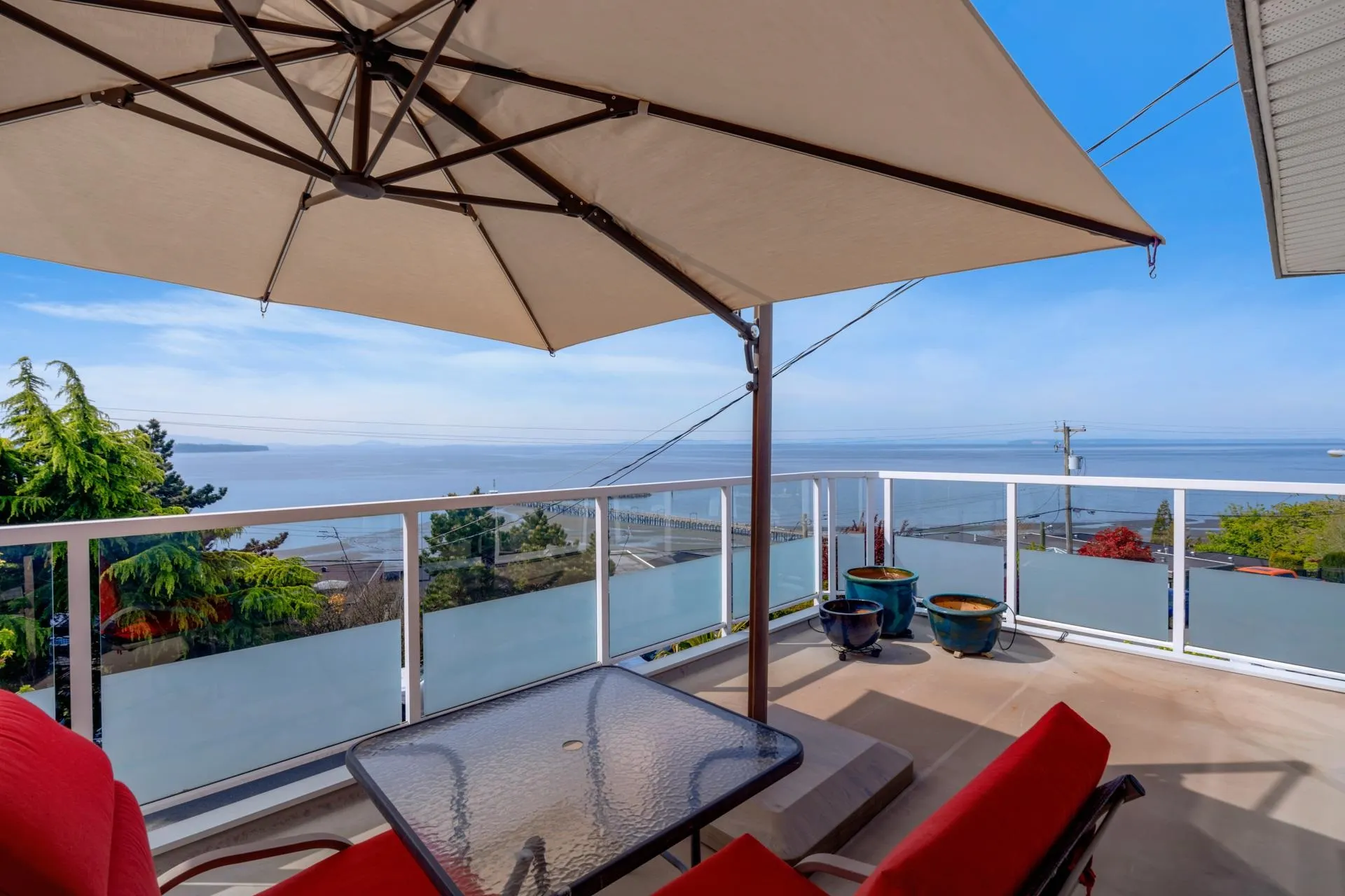 15145 Victoria Avenue