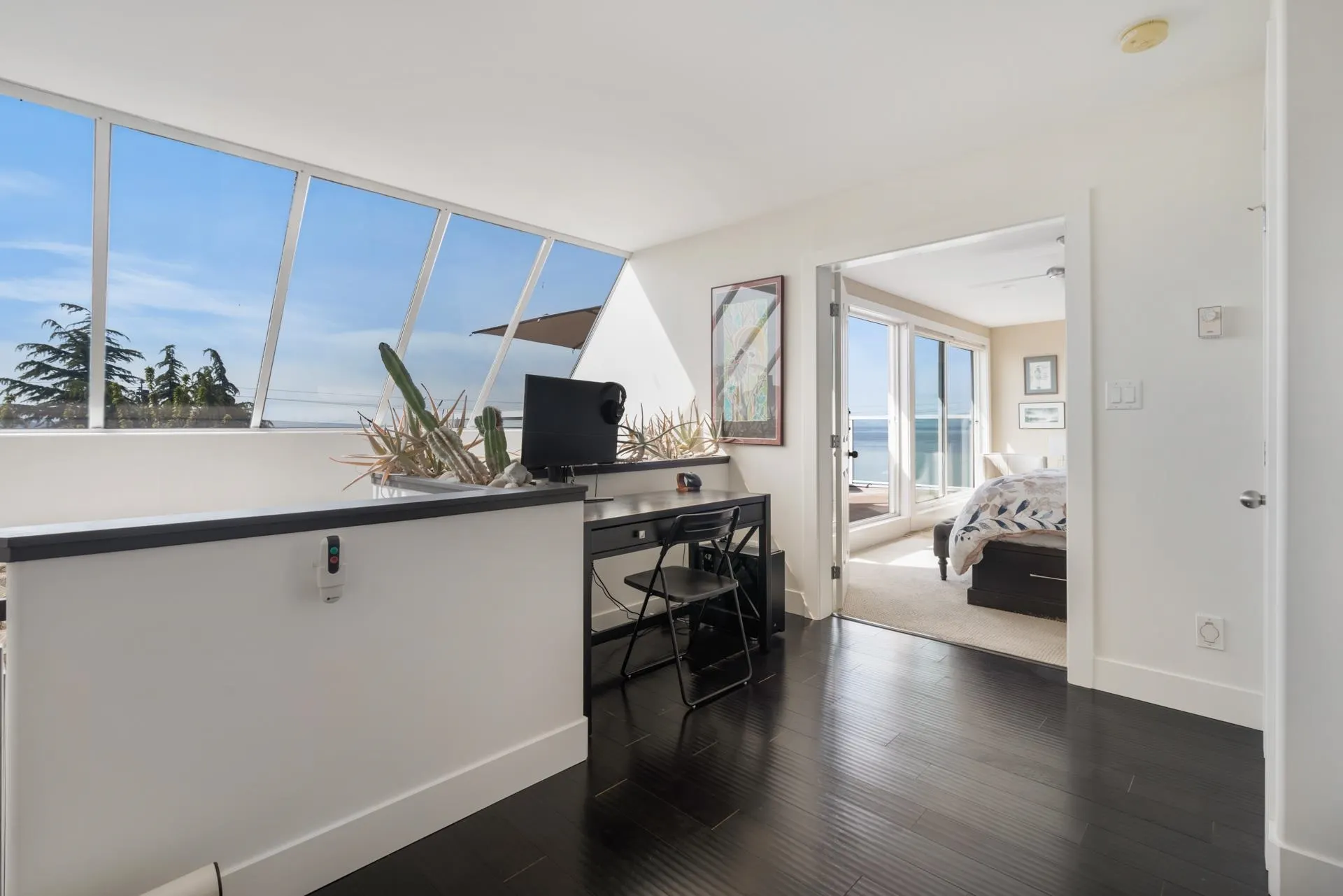 15145 Victoria Avenue