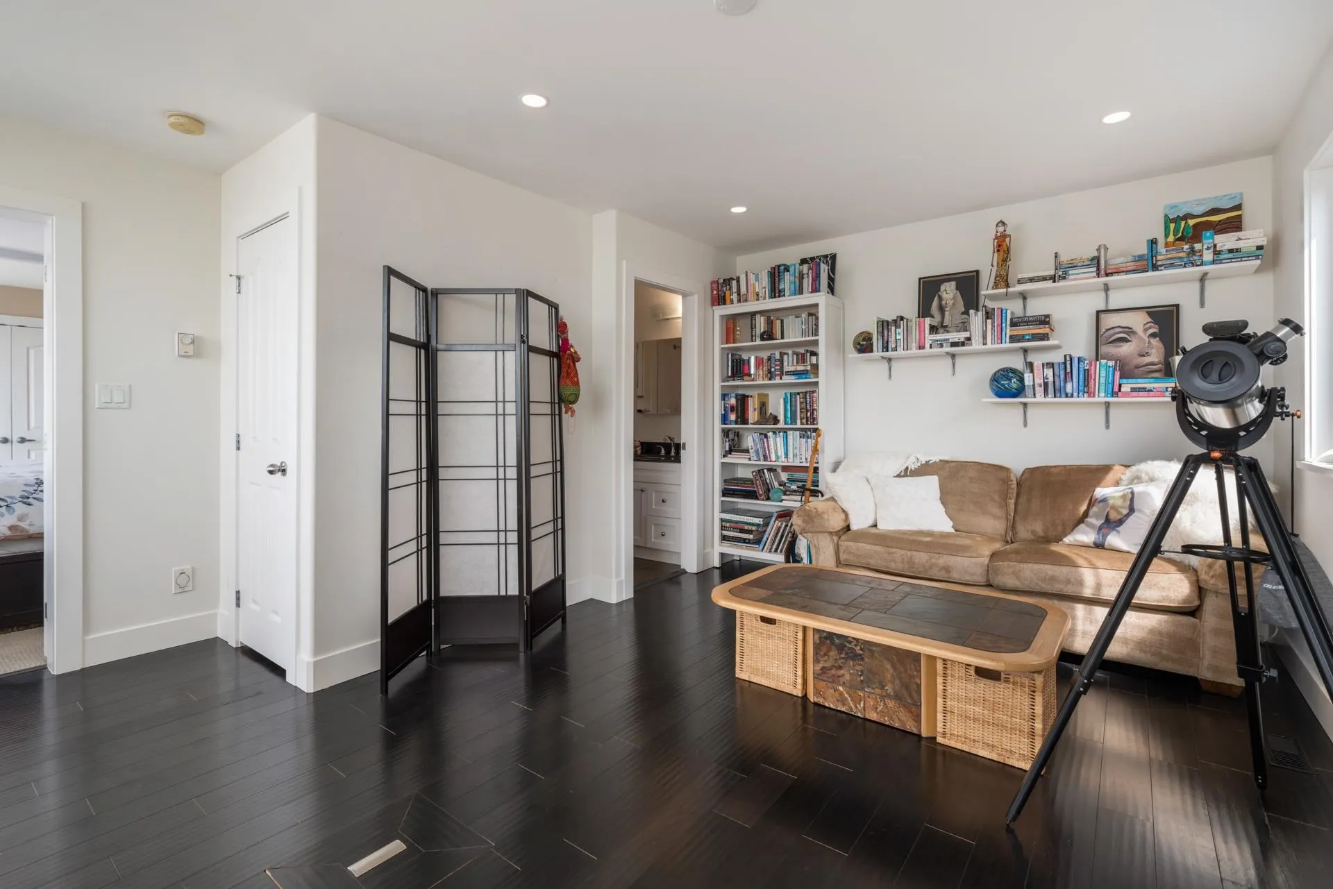 15145 Victoria Avenue