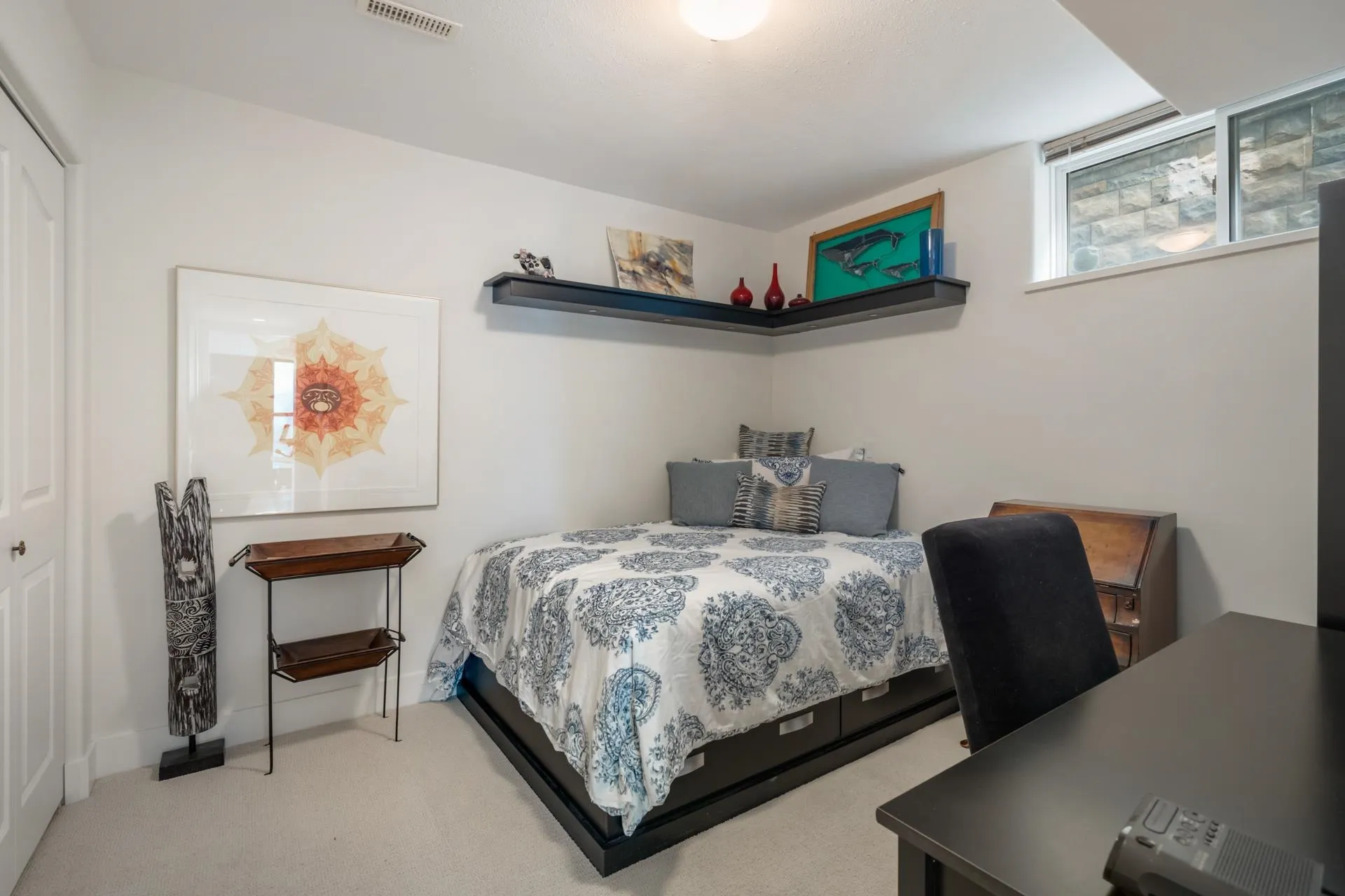 15145 Victoria Avenue