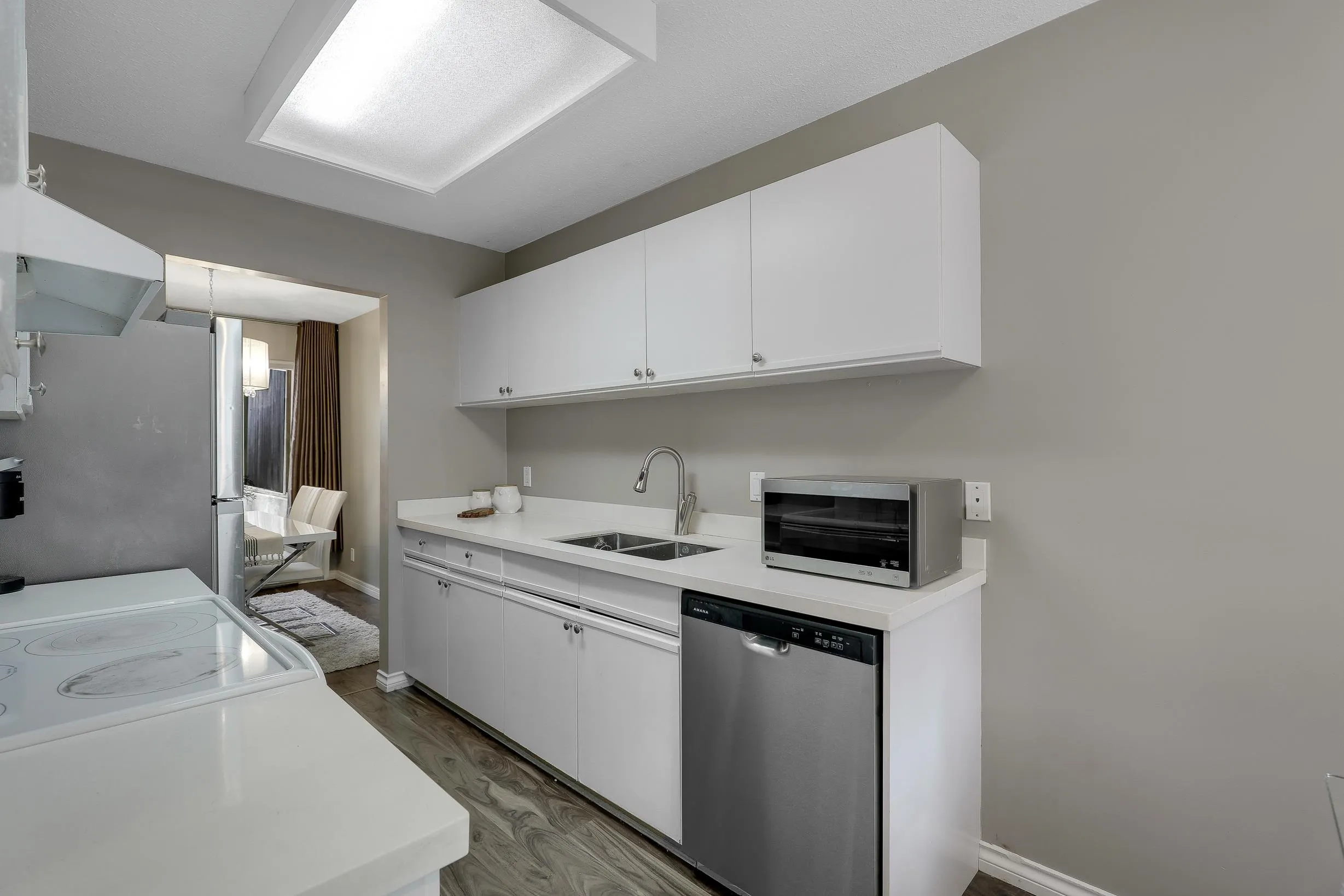 3 10080 154 Street