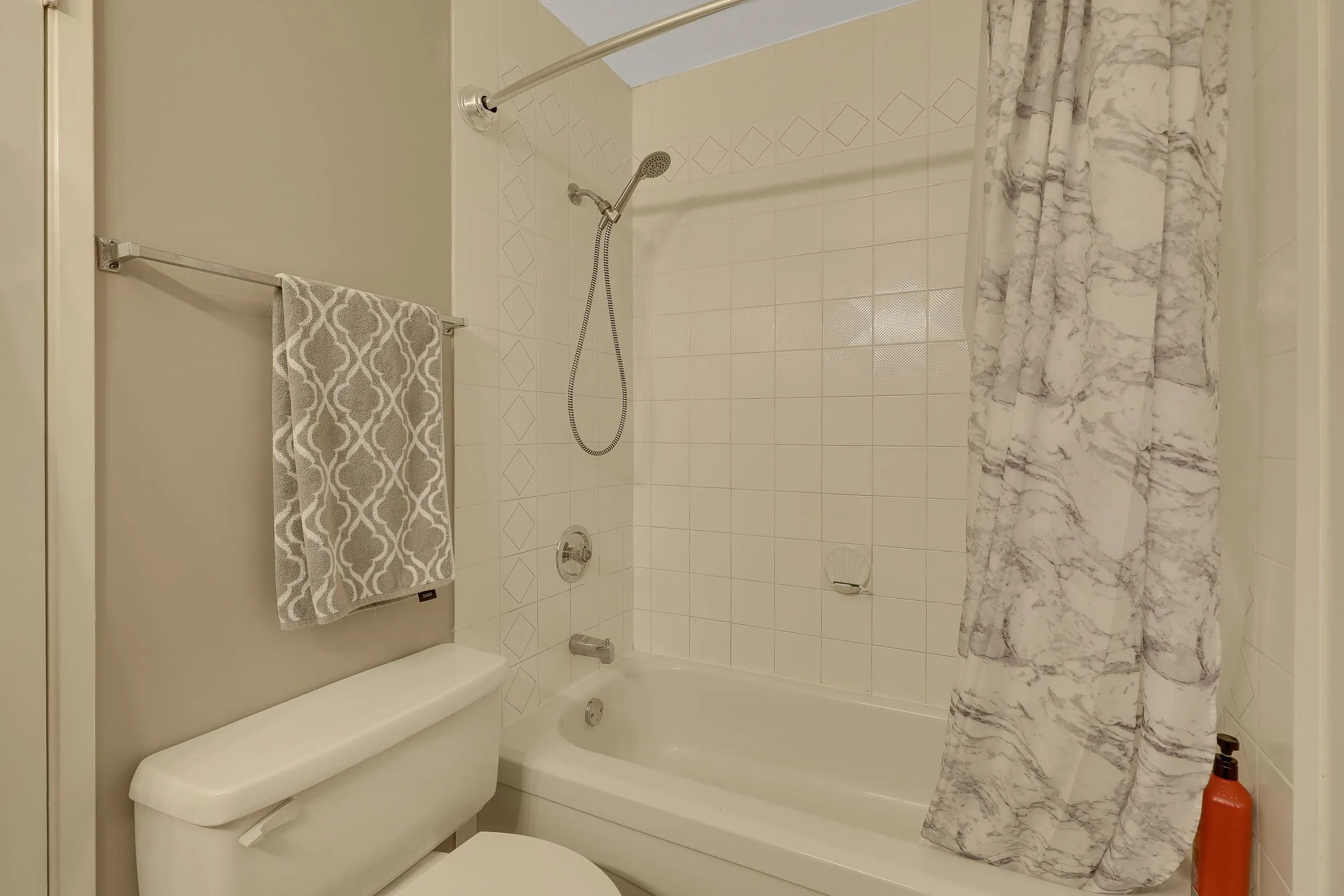 3 10080 154 Street