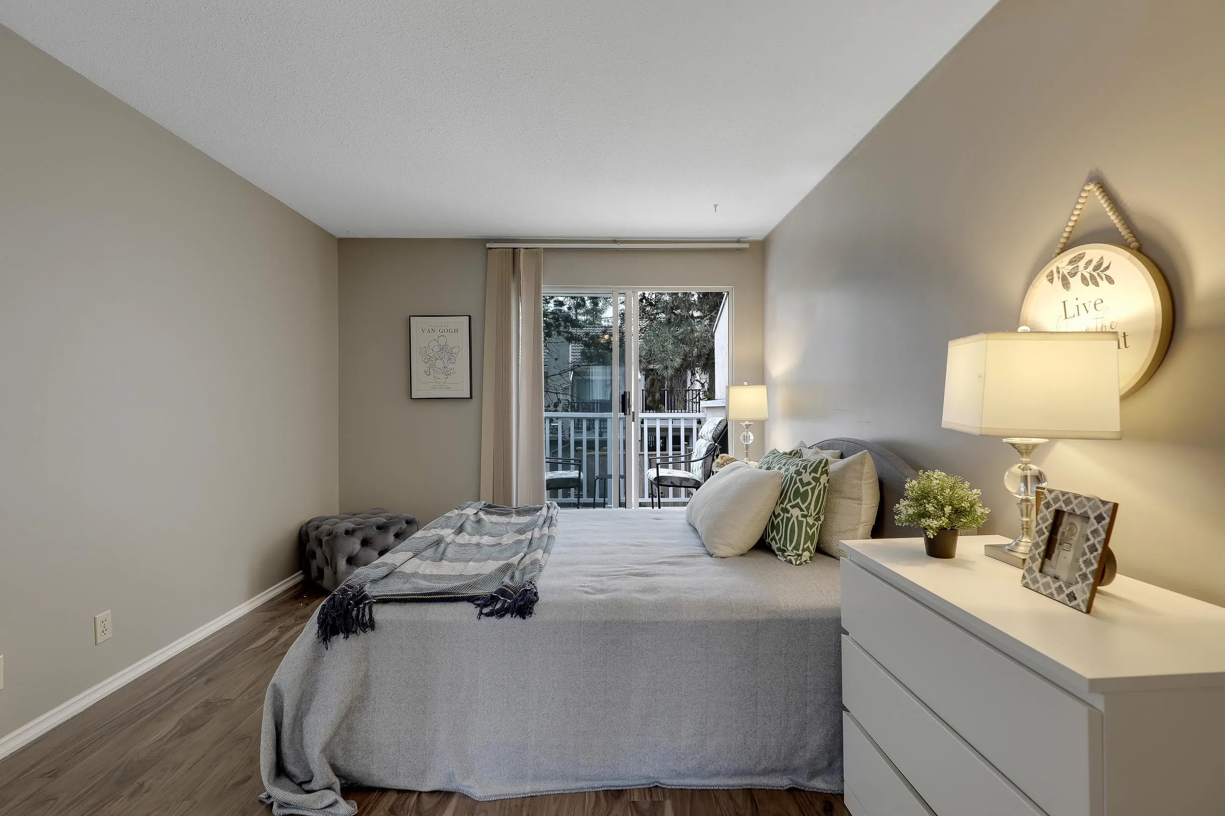 3 10080 154 Street