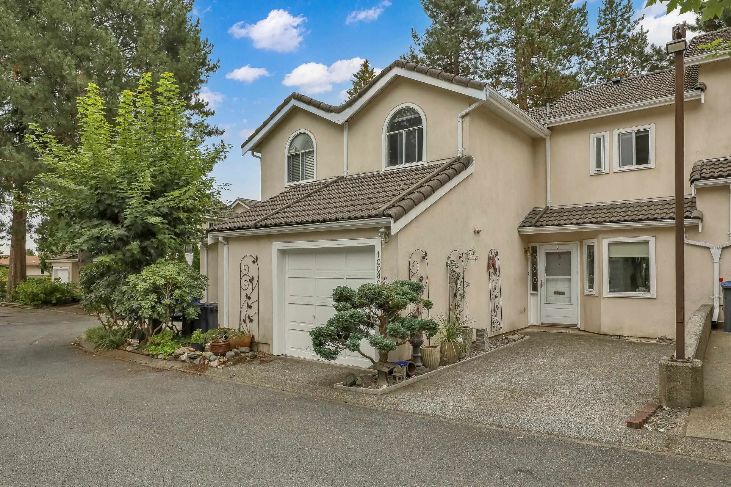 3 10080 154 Street
