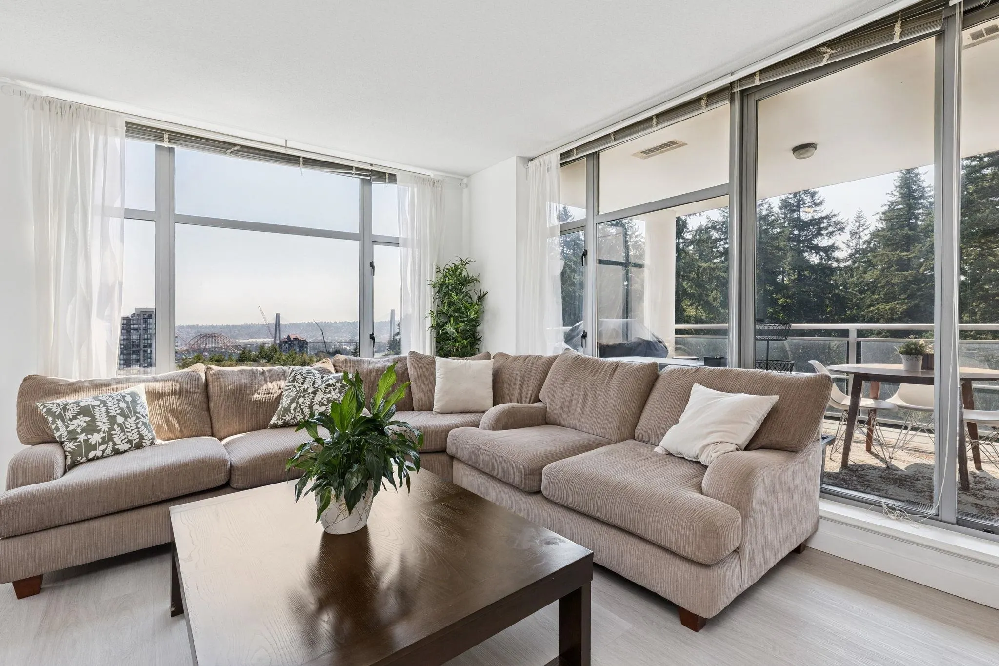 1206 280 Ross Drive