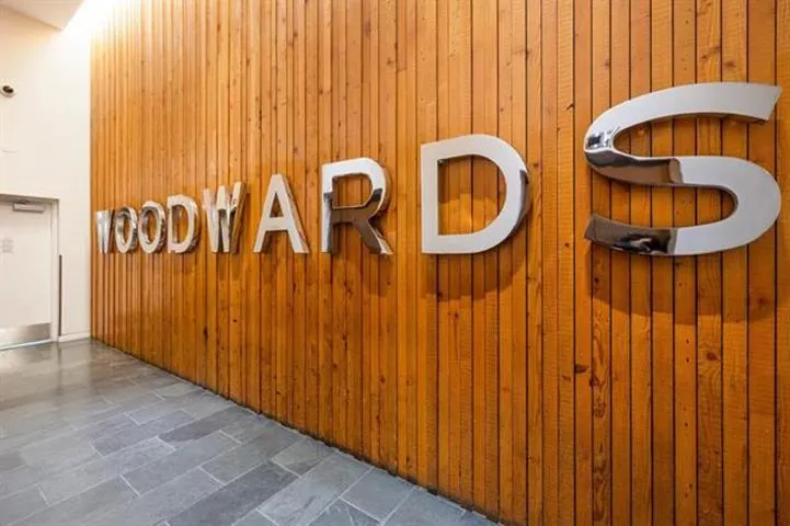 2102 108 W Cordova Street