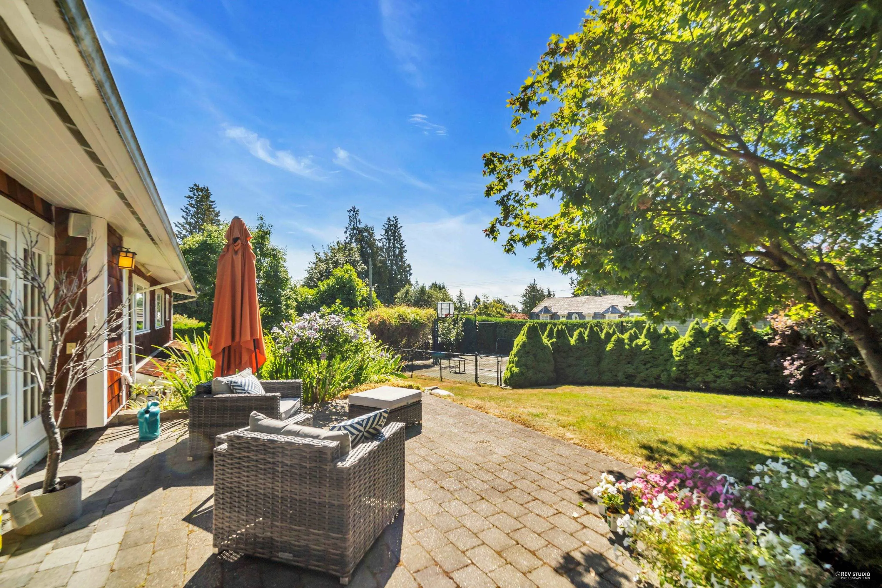 2085 Westdean Crescent