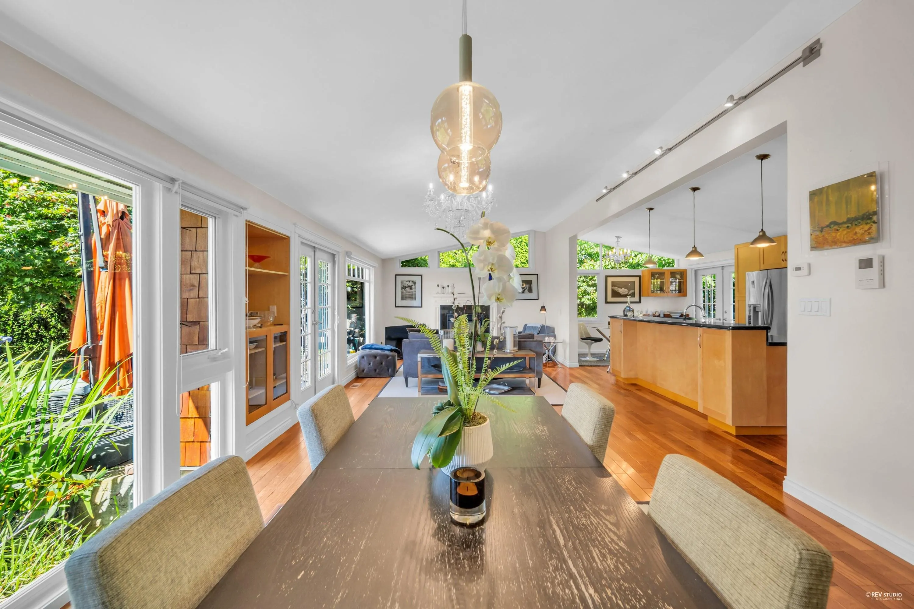 2085 Westdean Crescent