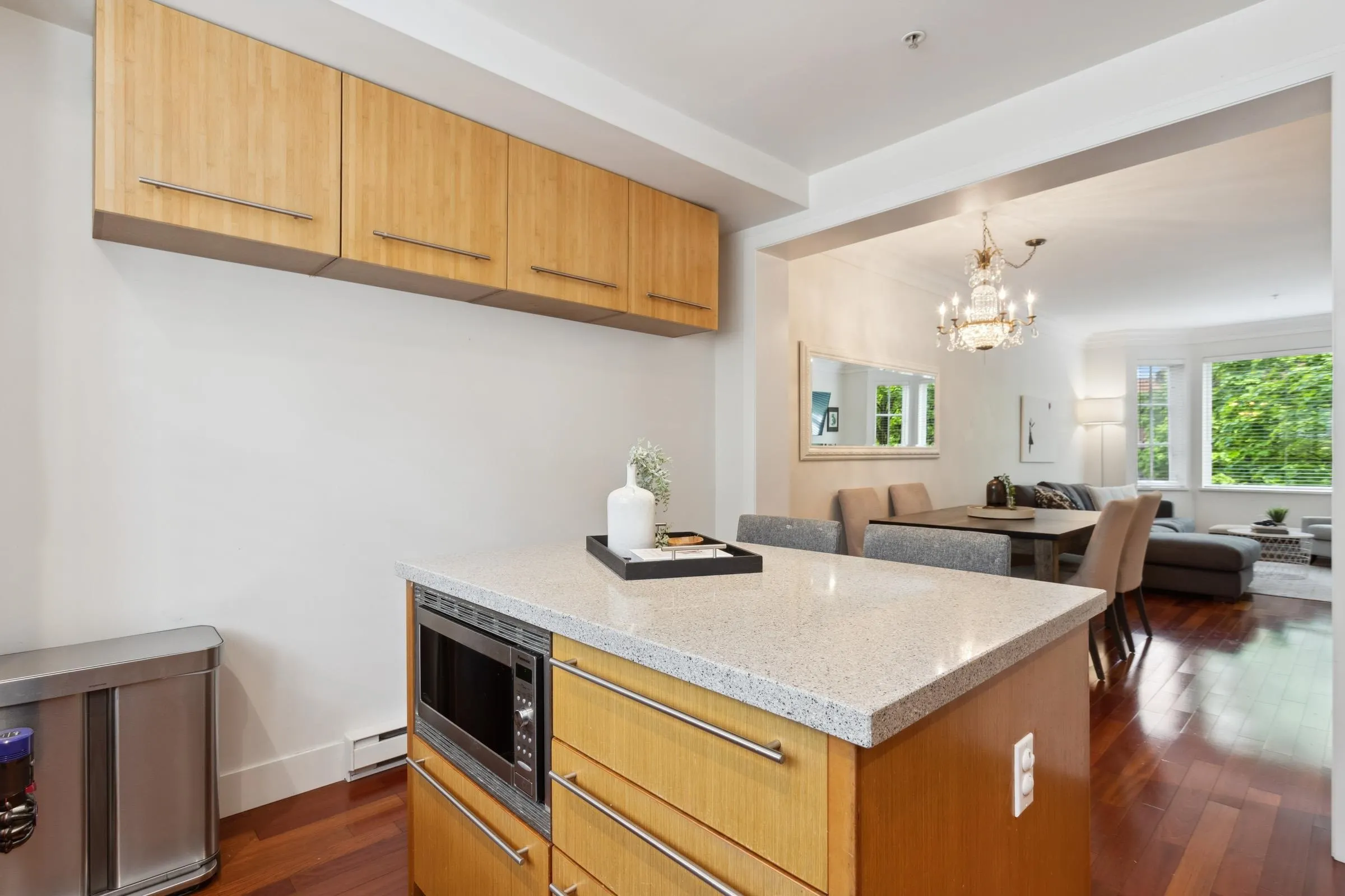 930 W 13th Avenue