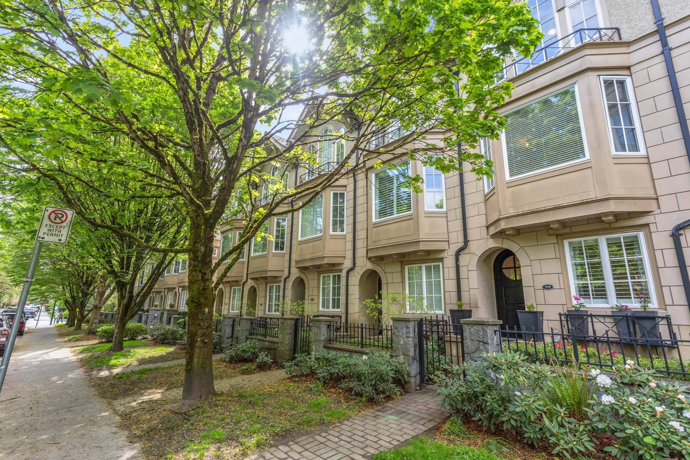 930 W 13th Avenue