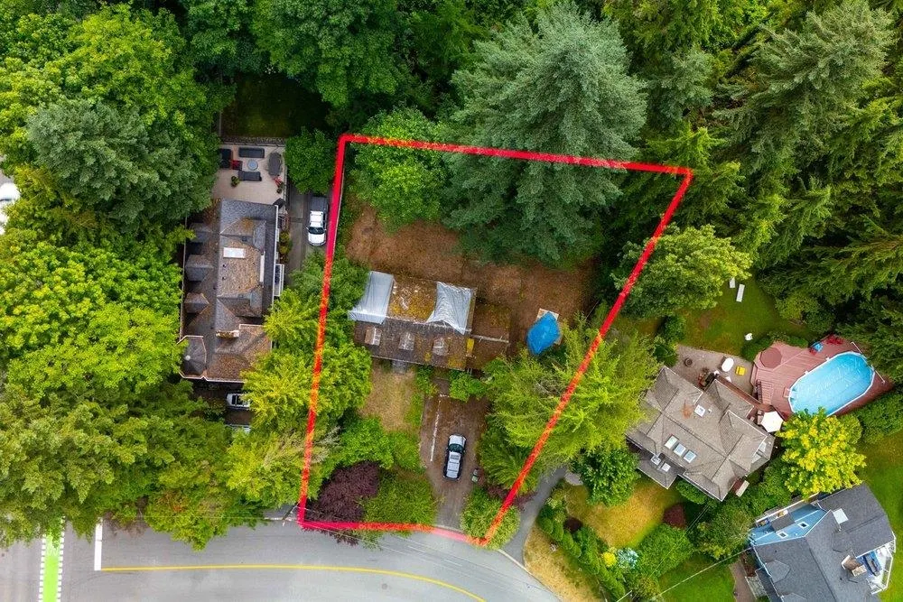 3095 Plymouth Drive