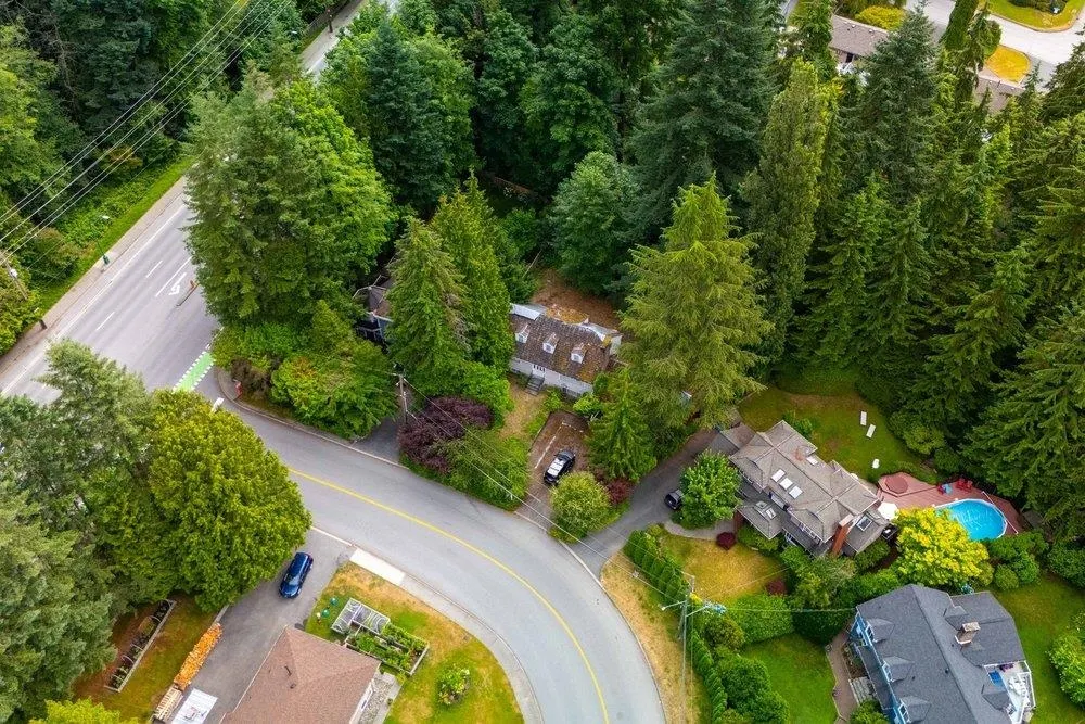 3095 Plymouth Drive
