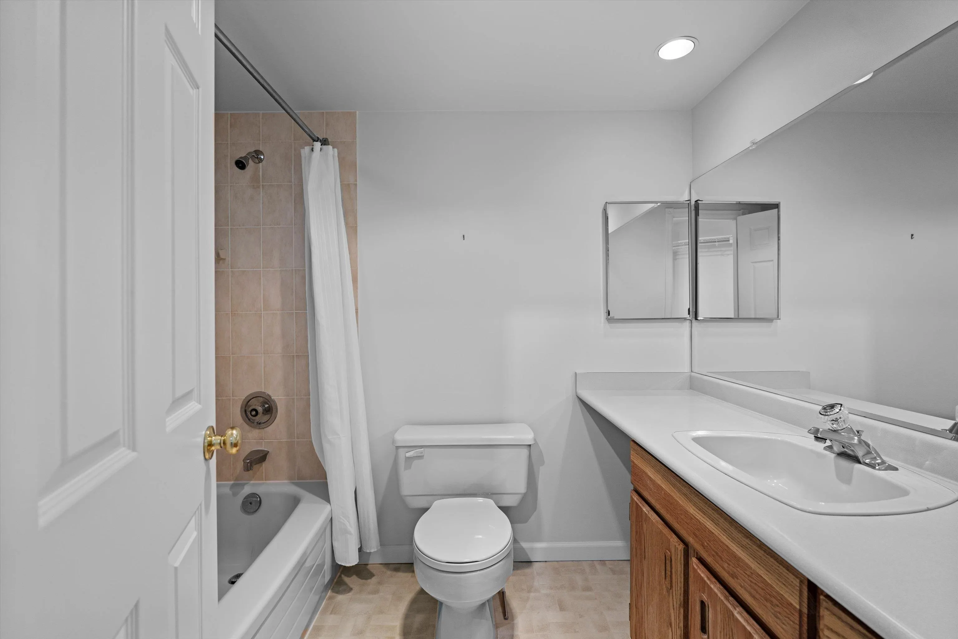 413 1442 Foster Street