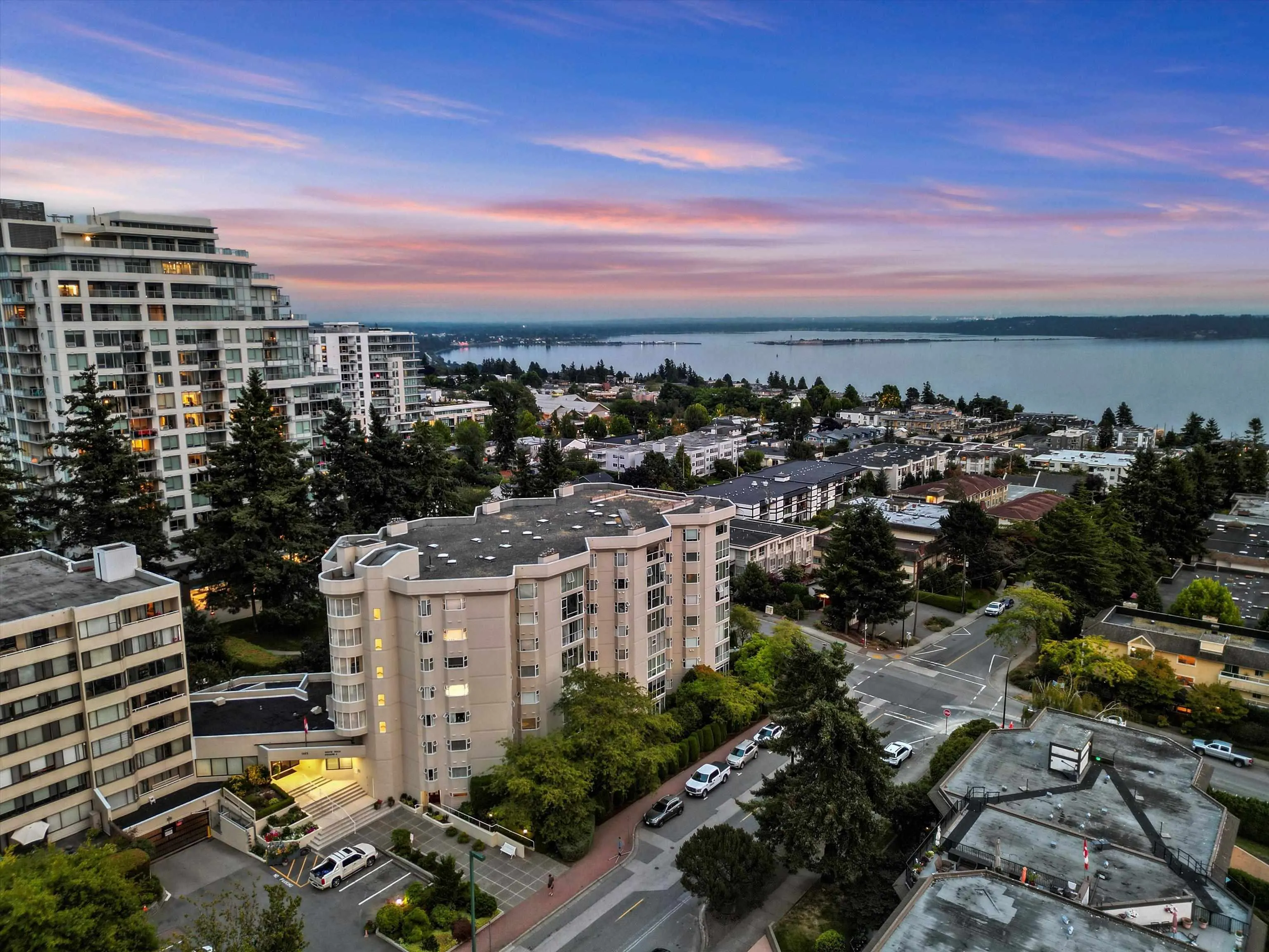 413 1442 Foster Street