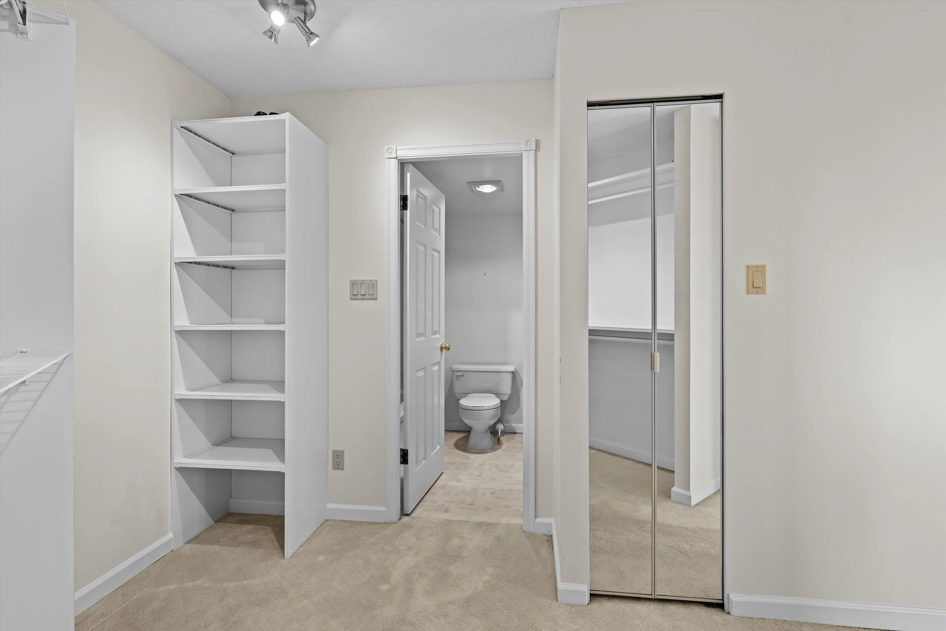 413 1442 Foster Street