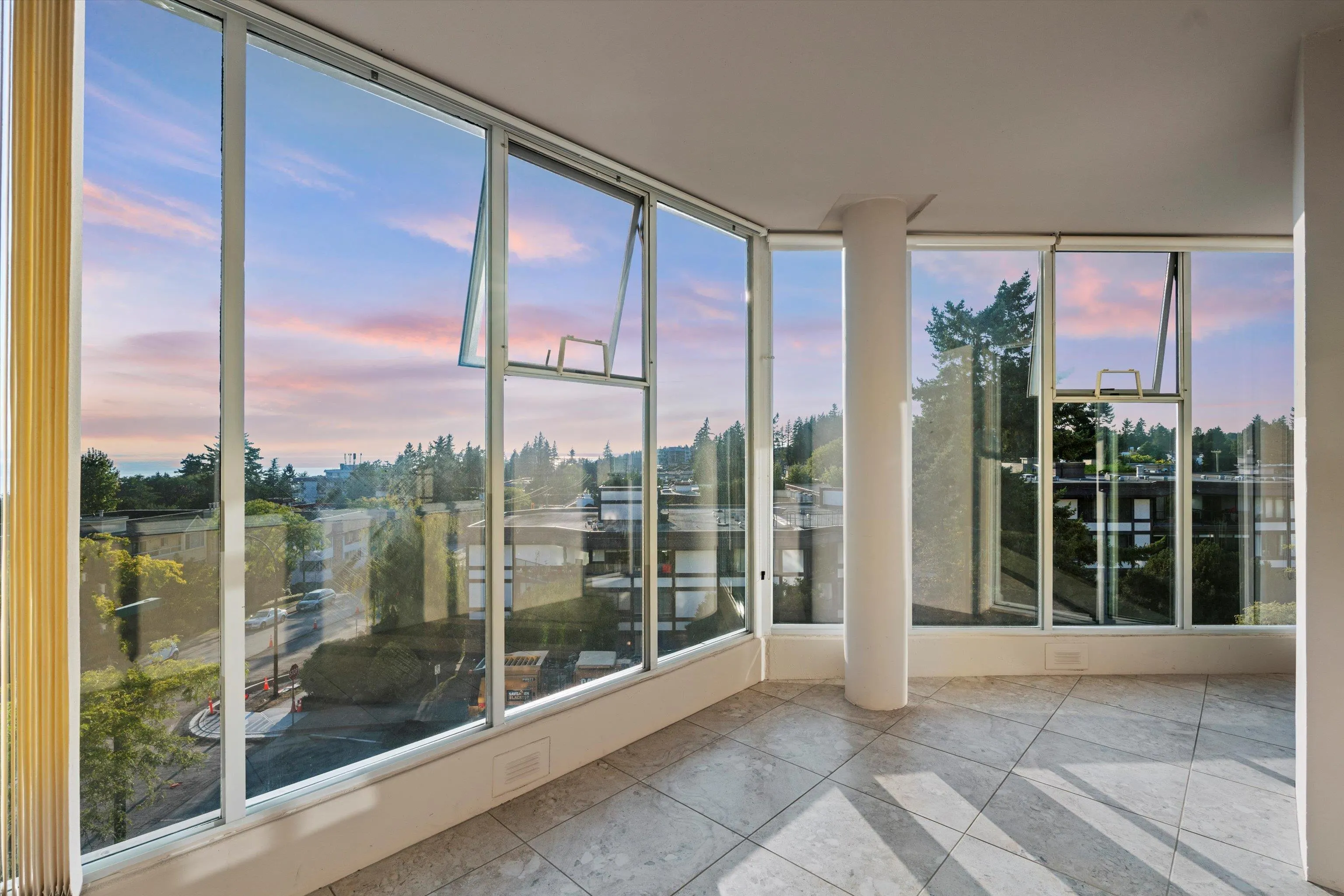 413 1442 Foster Street