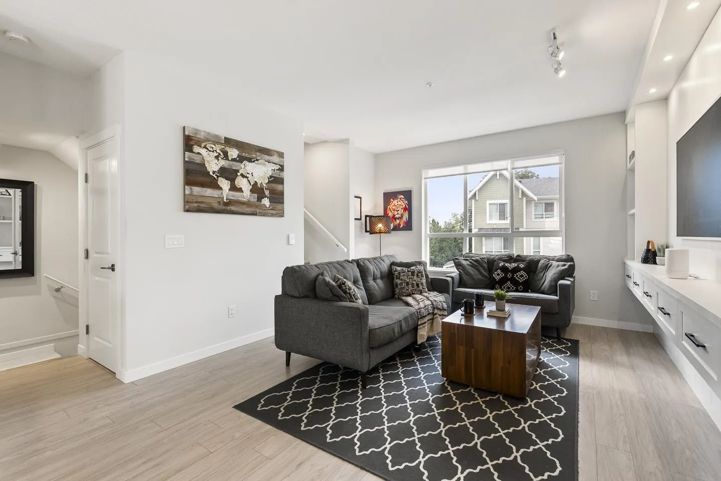 136 8335 Nelson Street