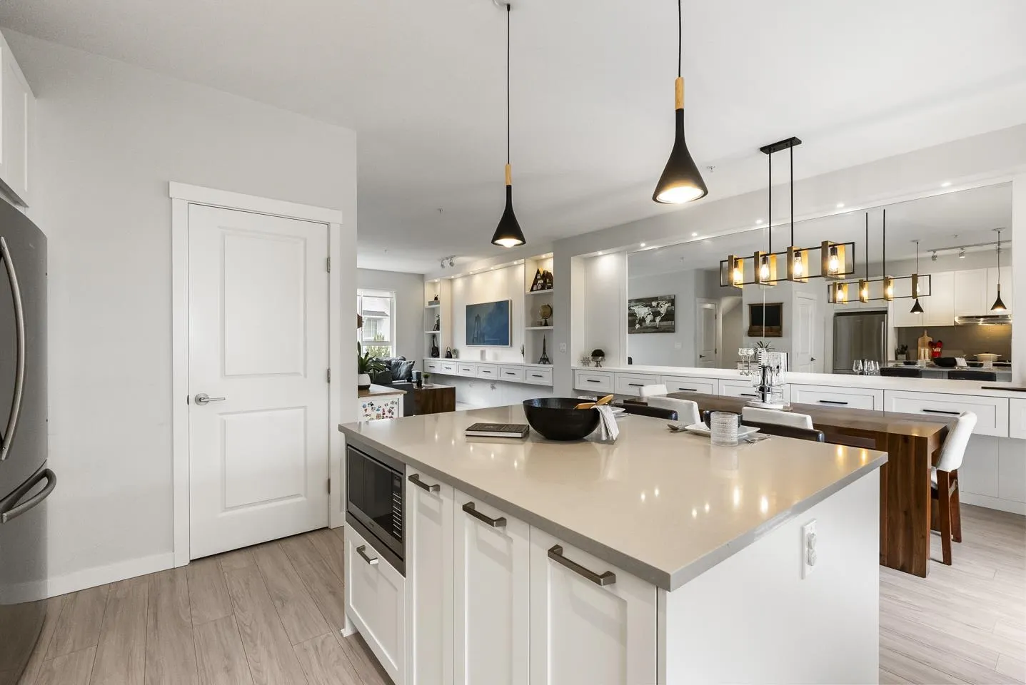 136 8335 Nelson Street