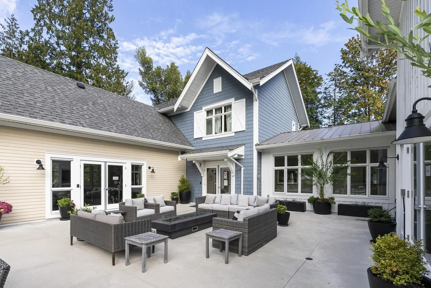 136 8335 Nelson Street