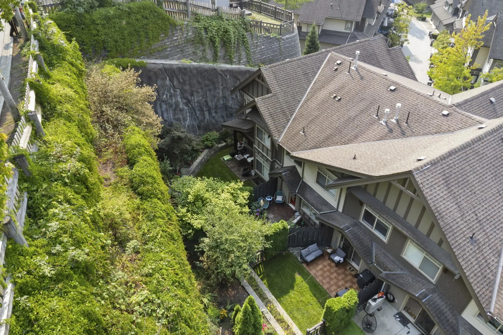 5 55 Hawthorn Drive