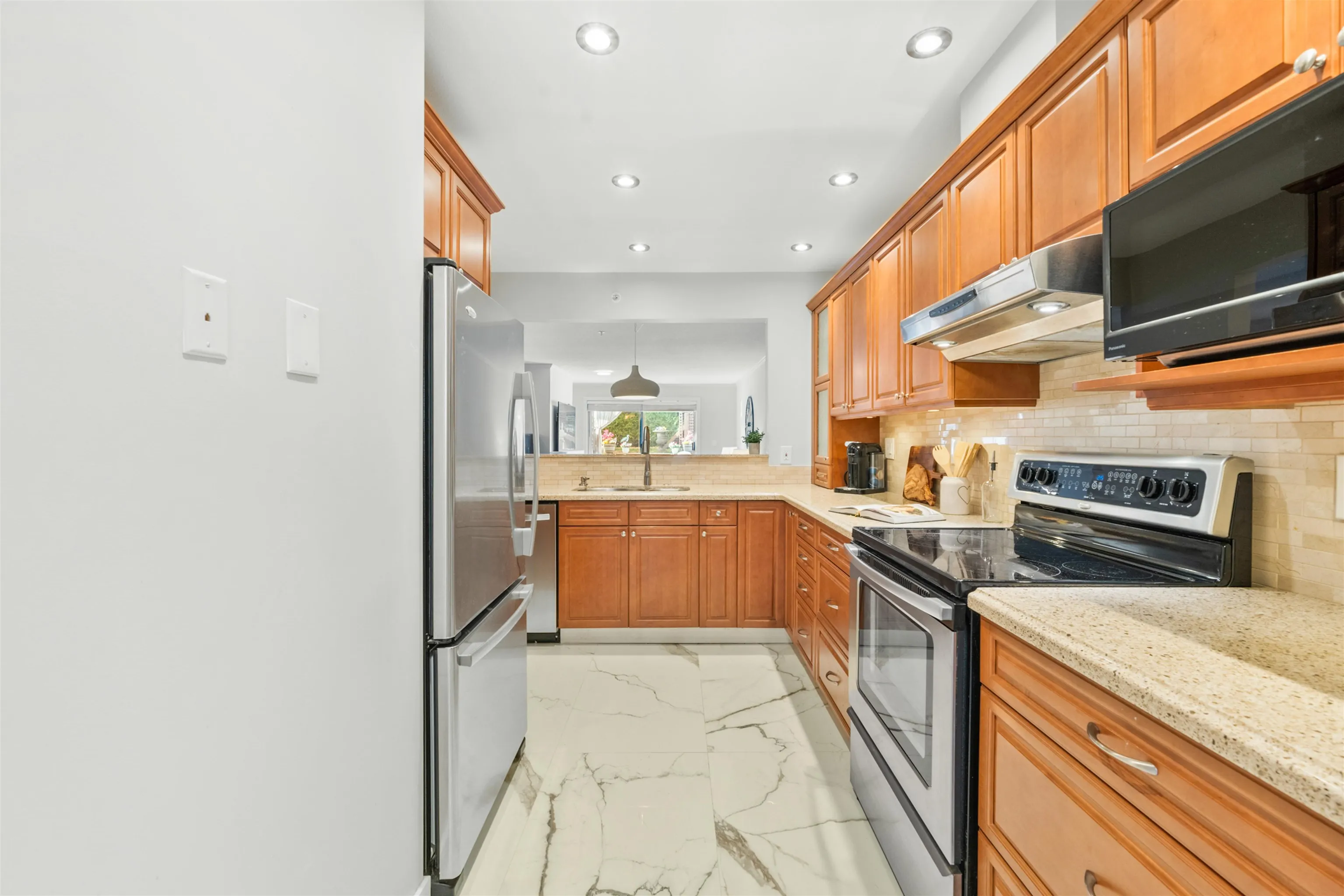 305 1050 Bowron Court